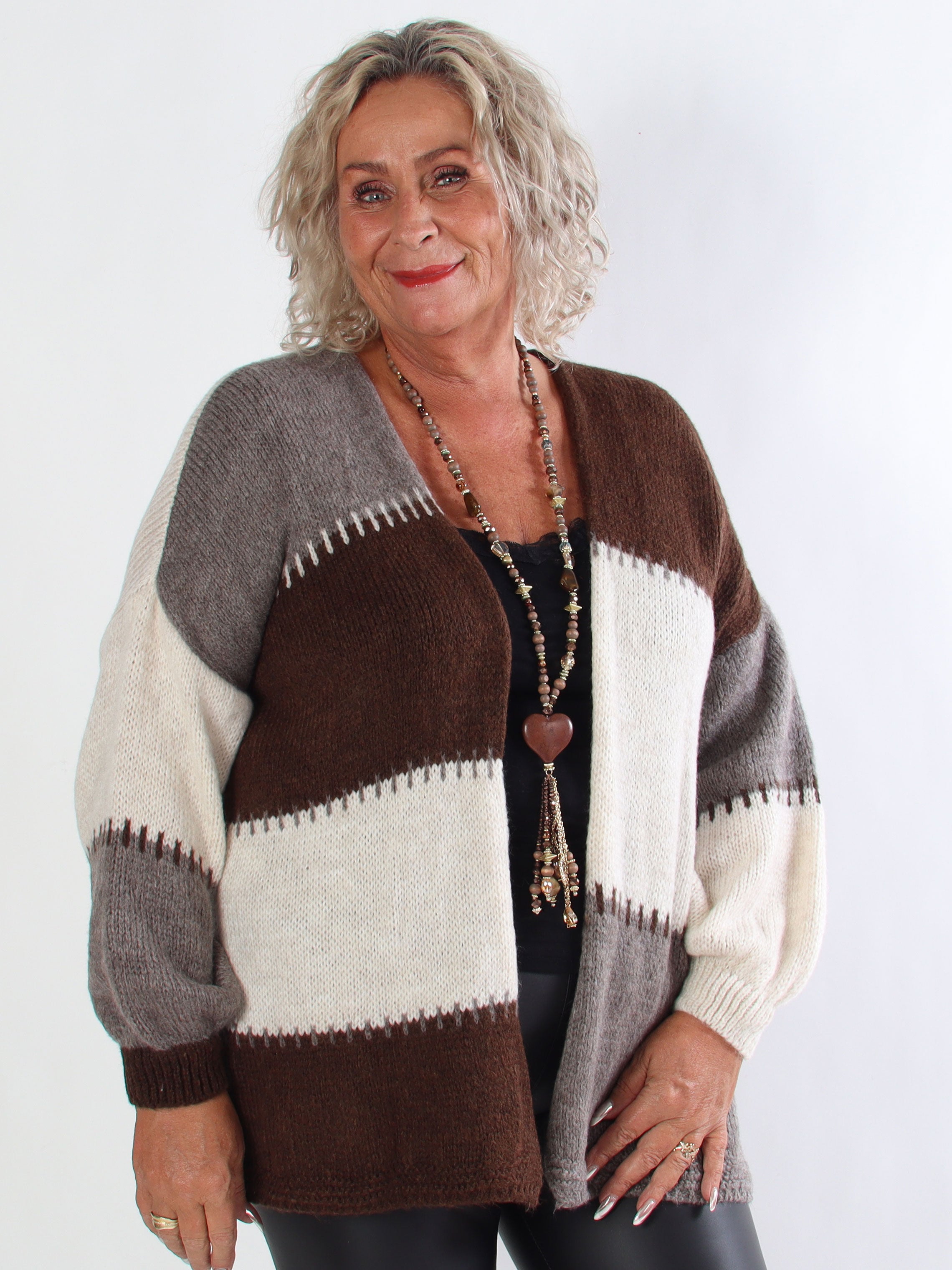 Belis - Flerfarvet ternet plus size strikcardigan