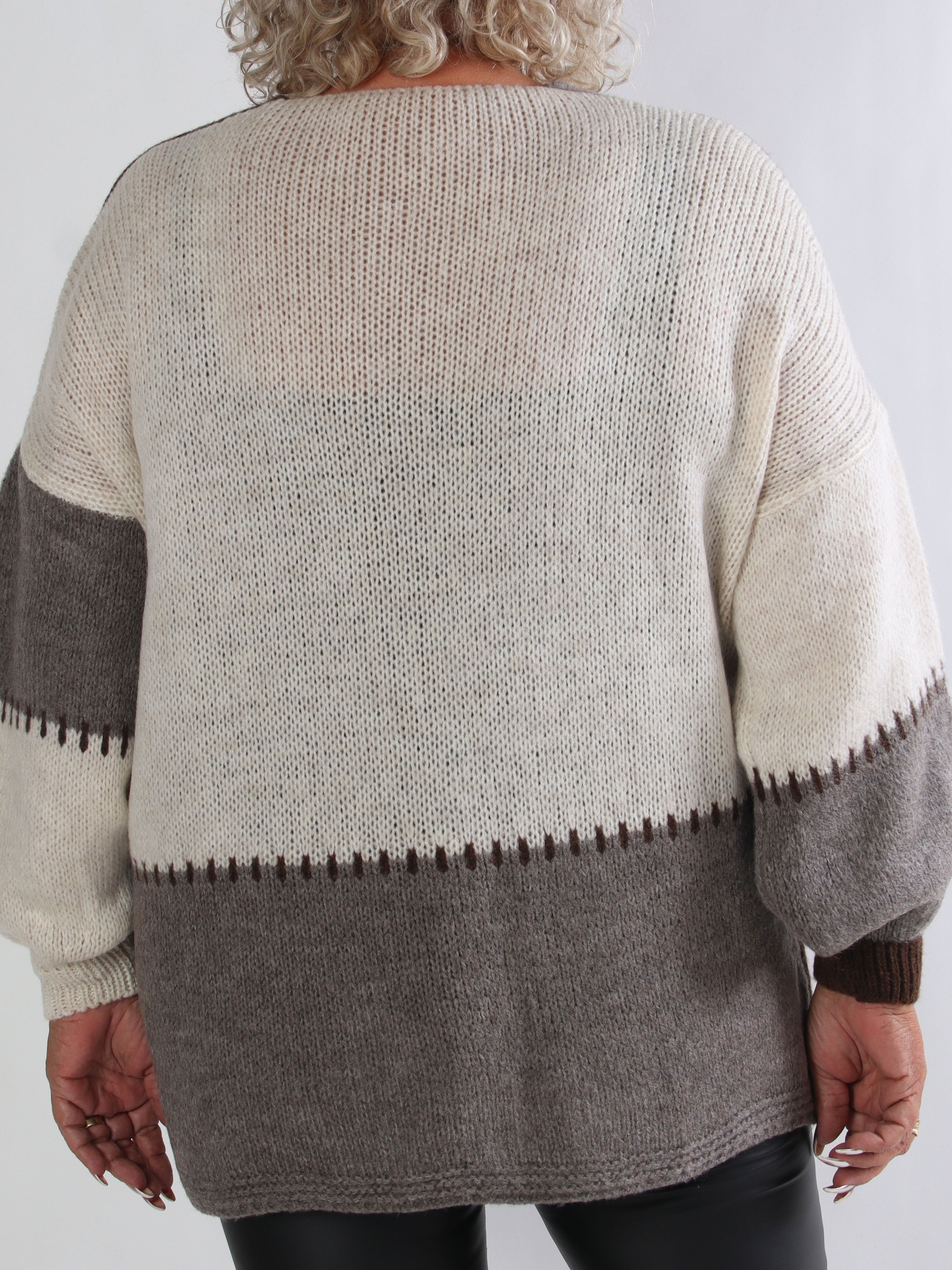 Belis - Flerfarvet ternet plus size strikcardigan