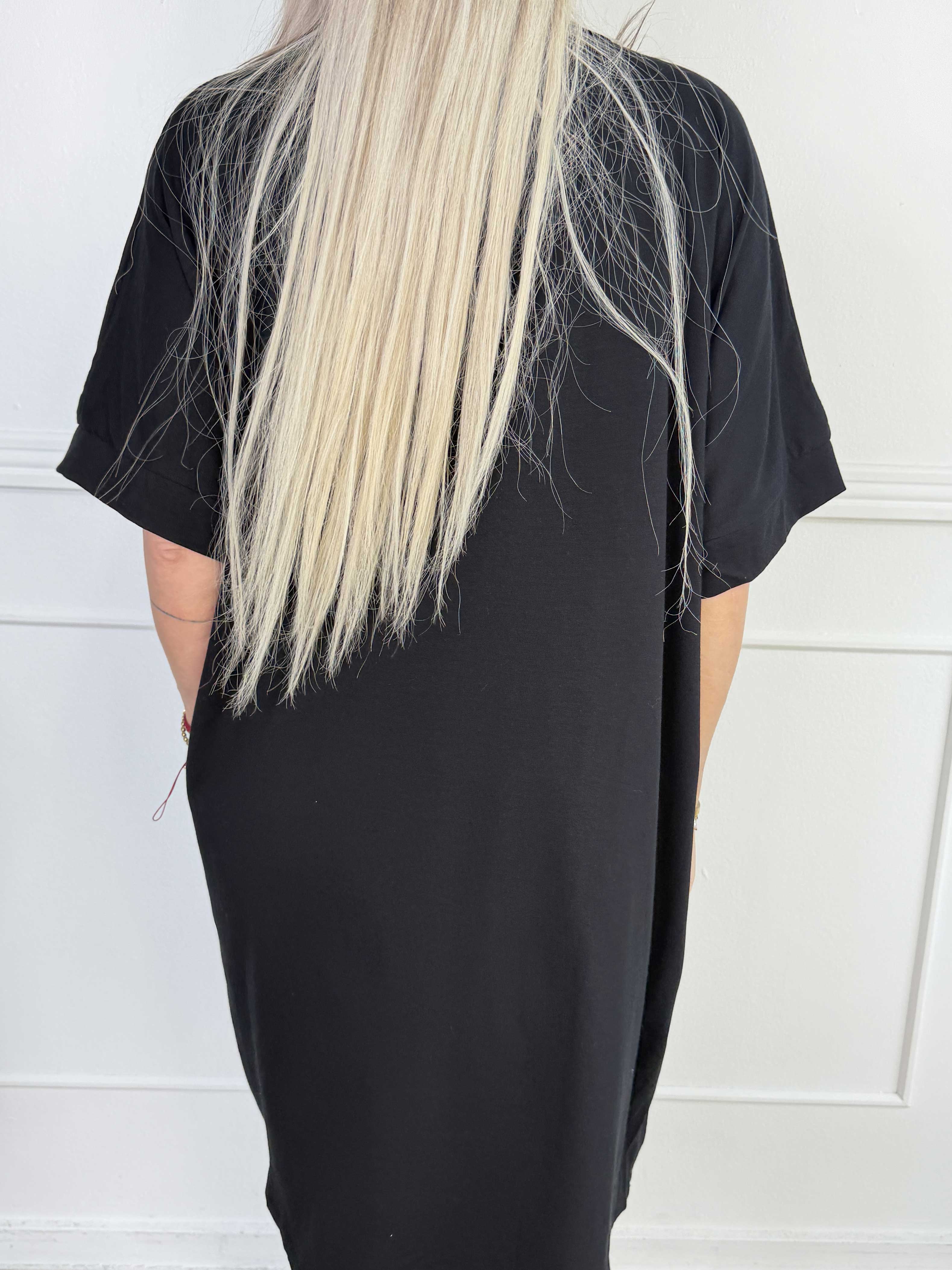 Berna - T-shirtkjole i bomuld med lommer og glimtende “VOGUE”-detalje