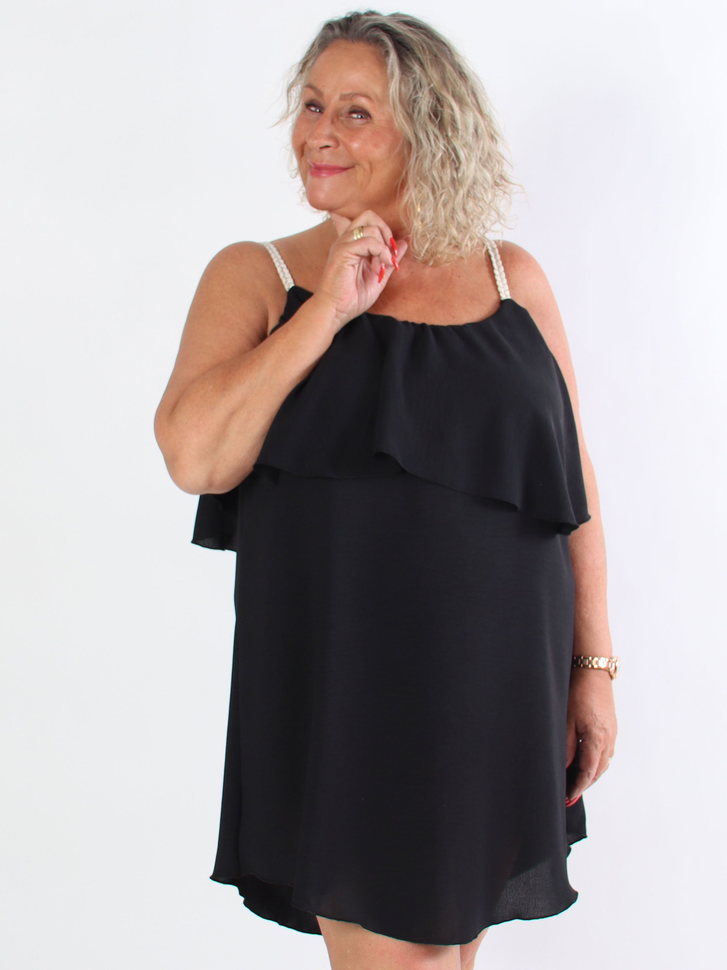 Blanca - Plus size flæsekjole med flettede stropper