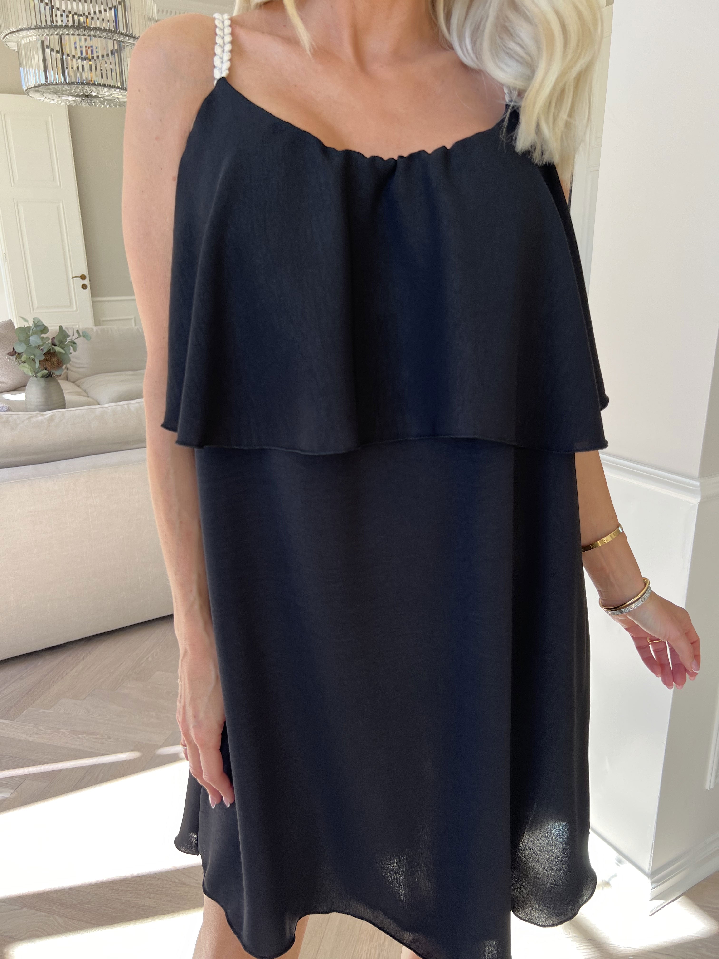 Blanca - Flæsekjole med flettede stropper