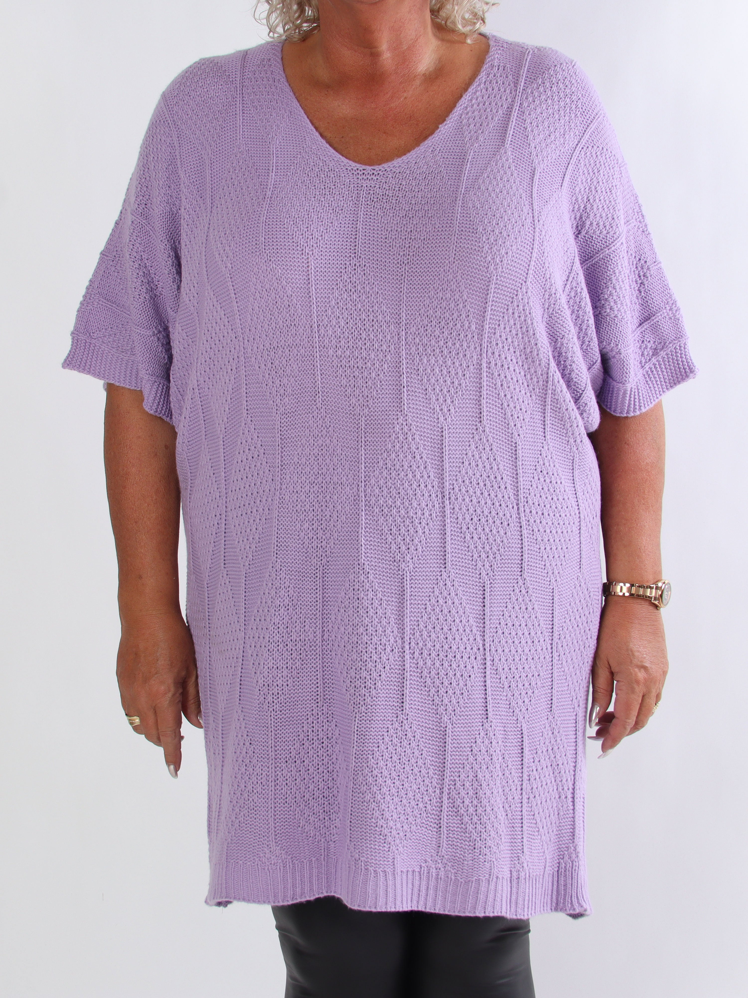 Brenda - Plus size strikkjole med korte ærmer