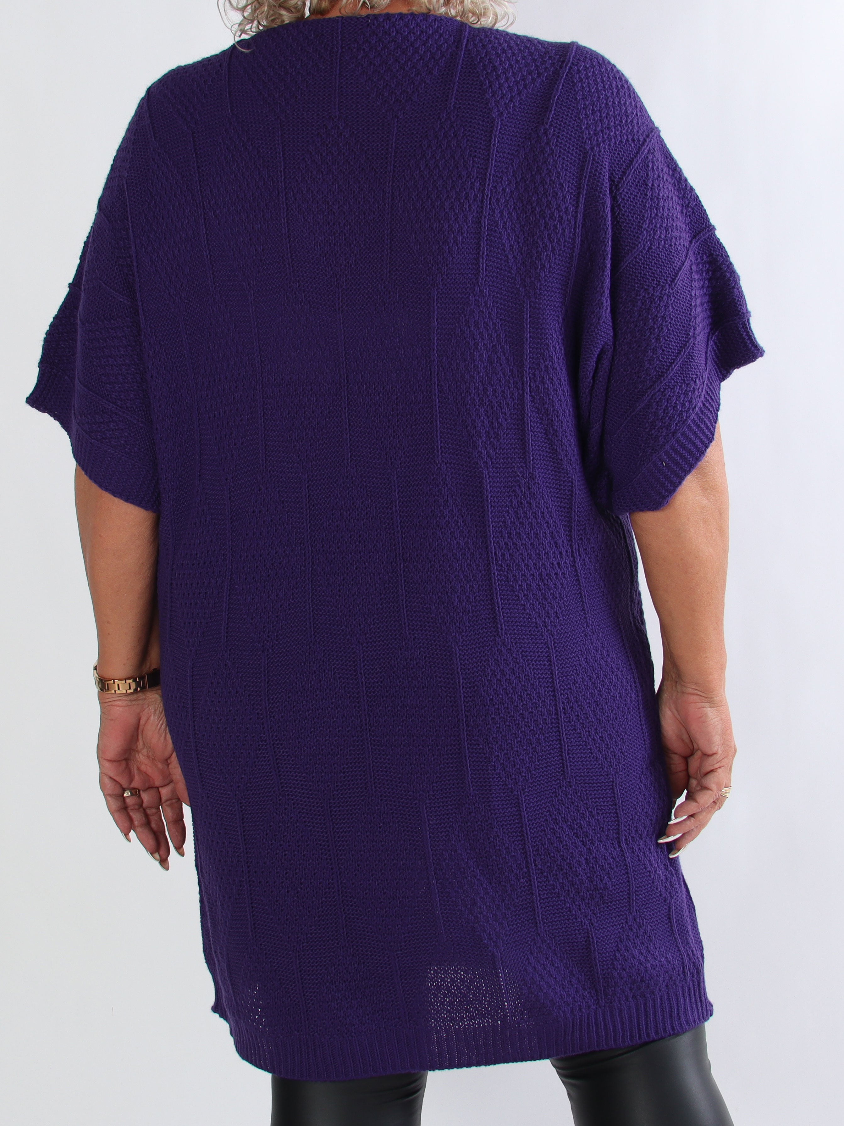 Brenda - Plus size strikkjole med korte ærmer