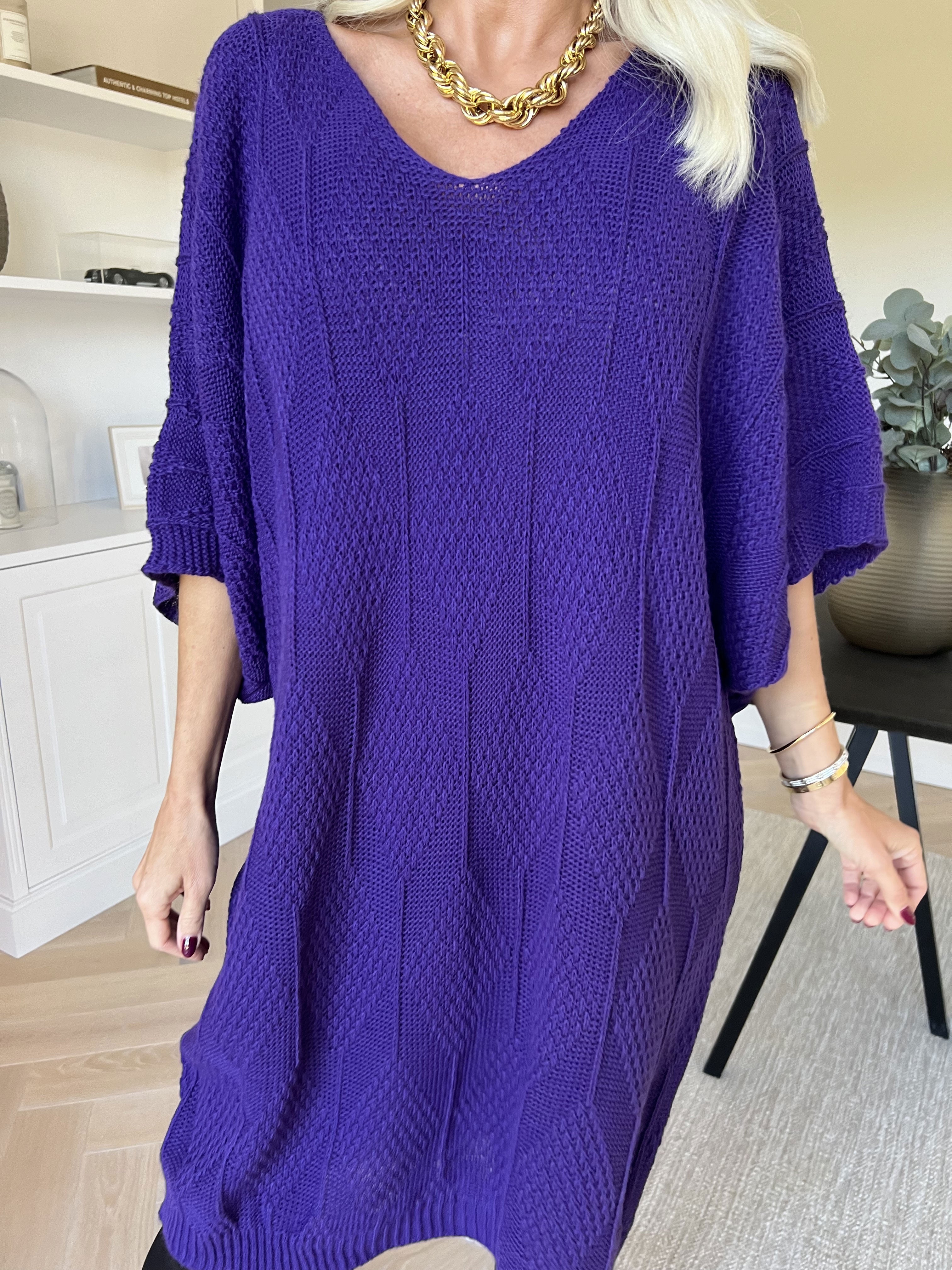 Brenda - Strikkjole med korte ærmer