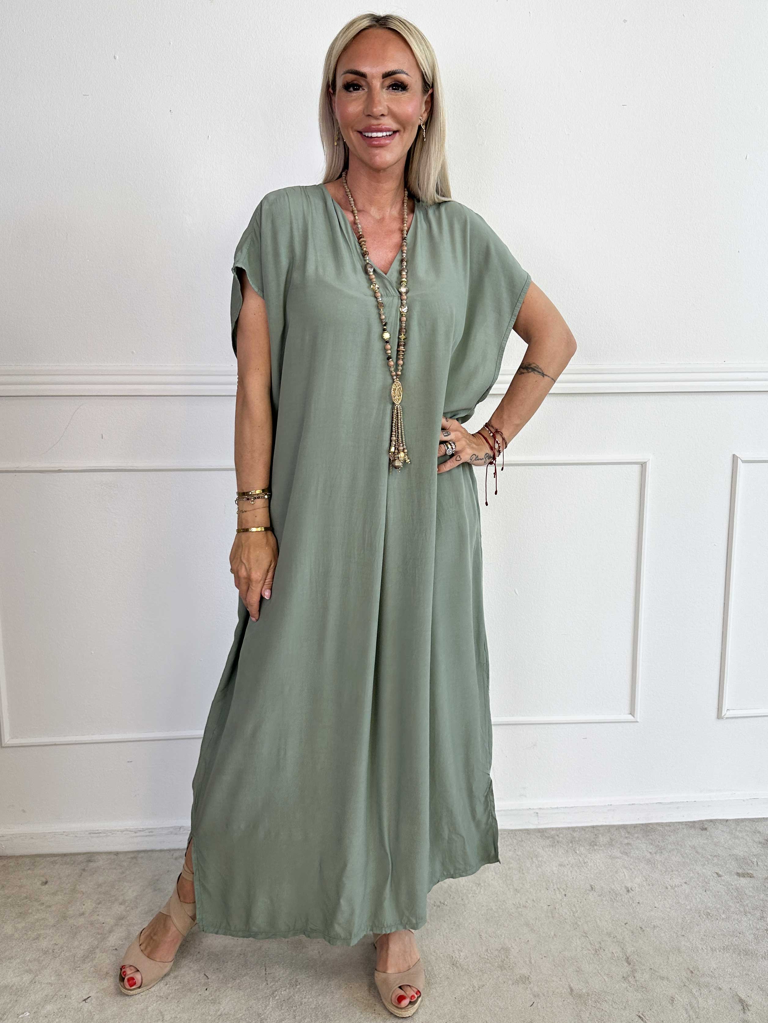 Briseis - Lang luftig kjole i viskose med v-udskæring