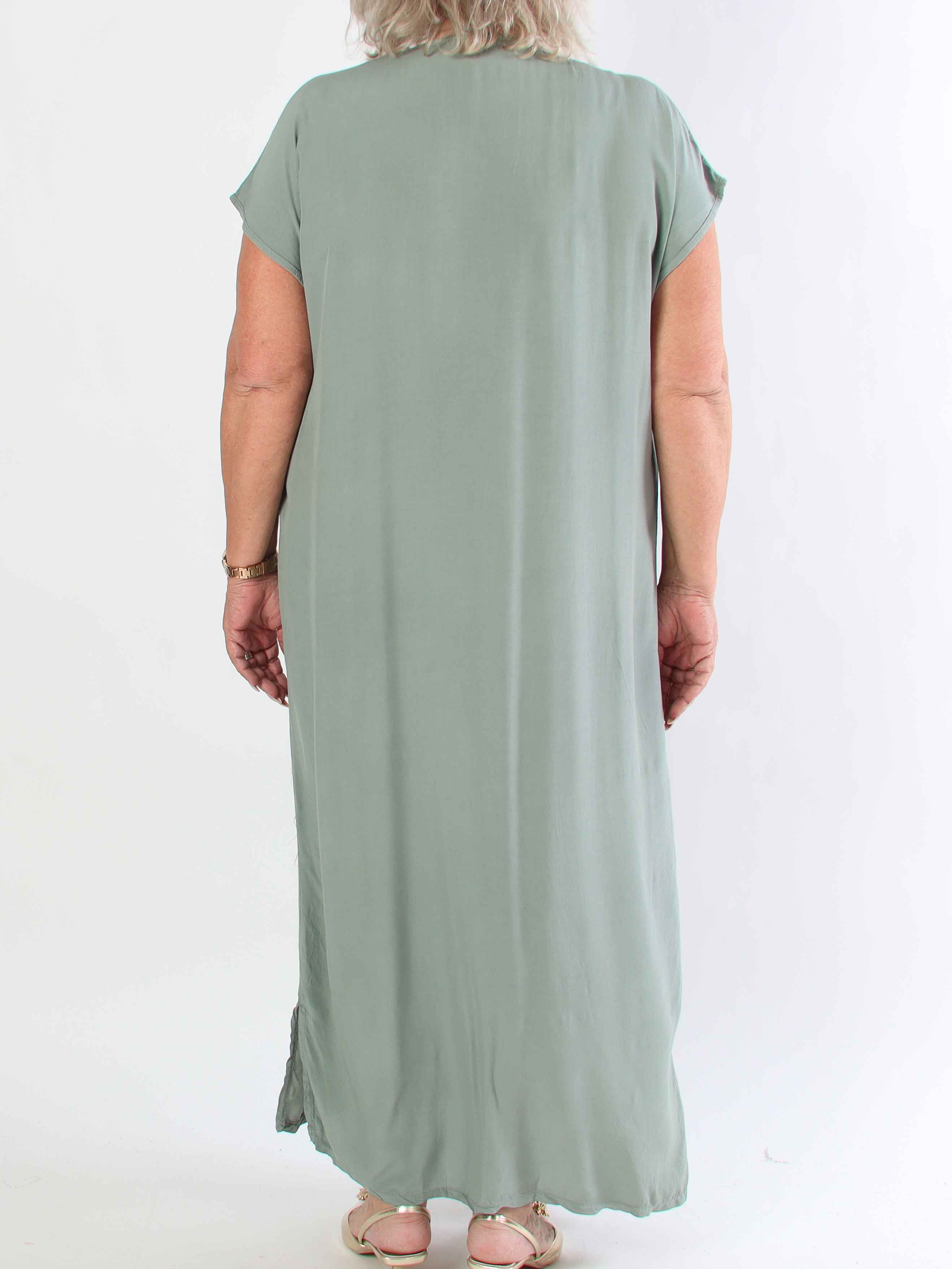 Briseis - Lang luftig plus size kjole i viskose med v-udskæring