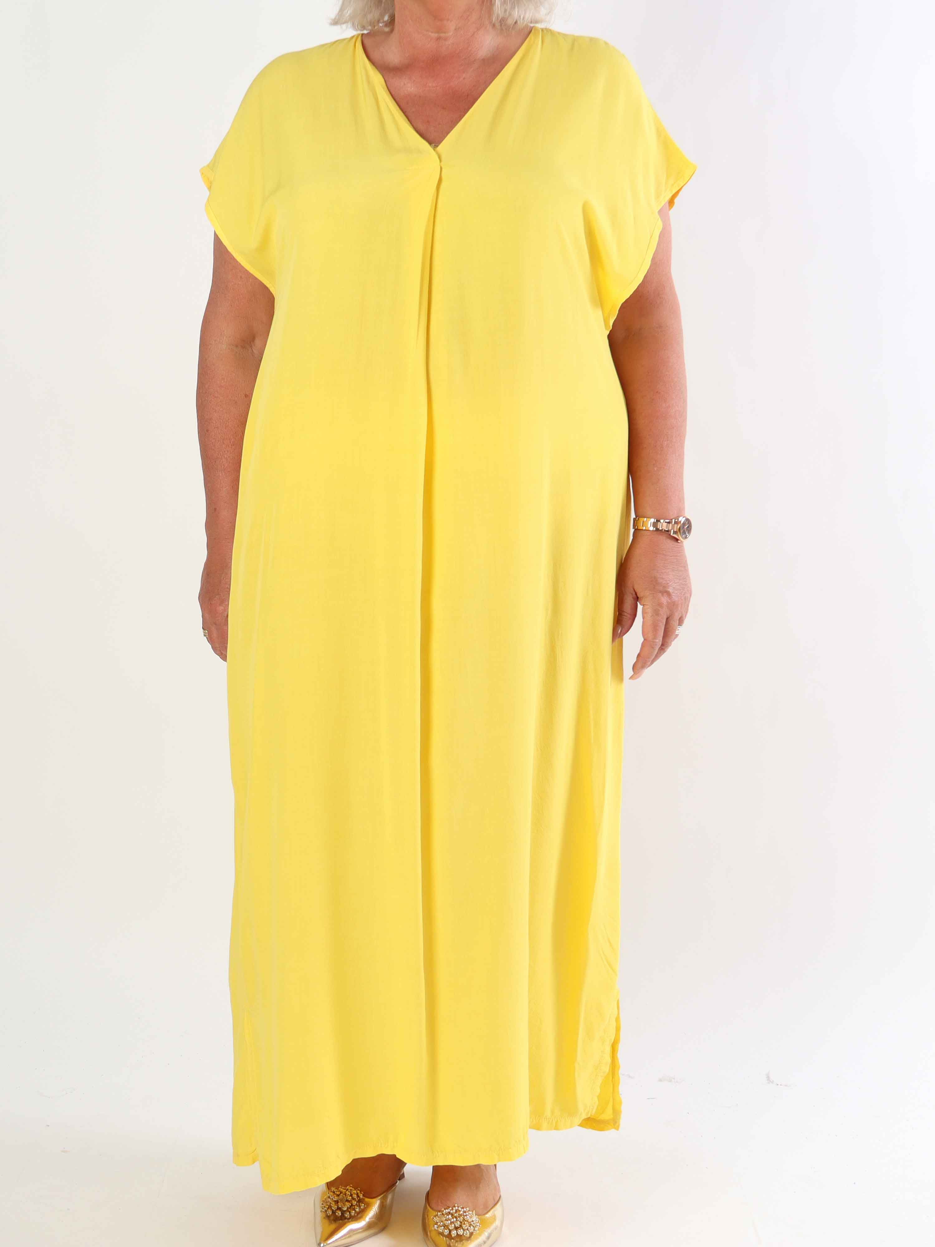 Briseis - Lang luftig plus size kjole i viskose med v-udskæring