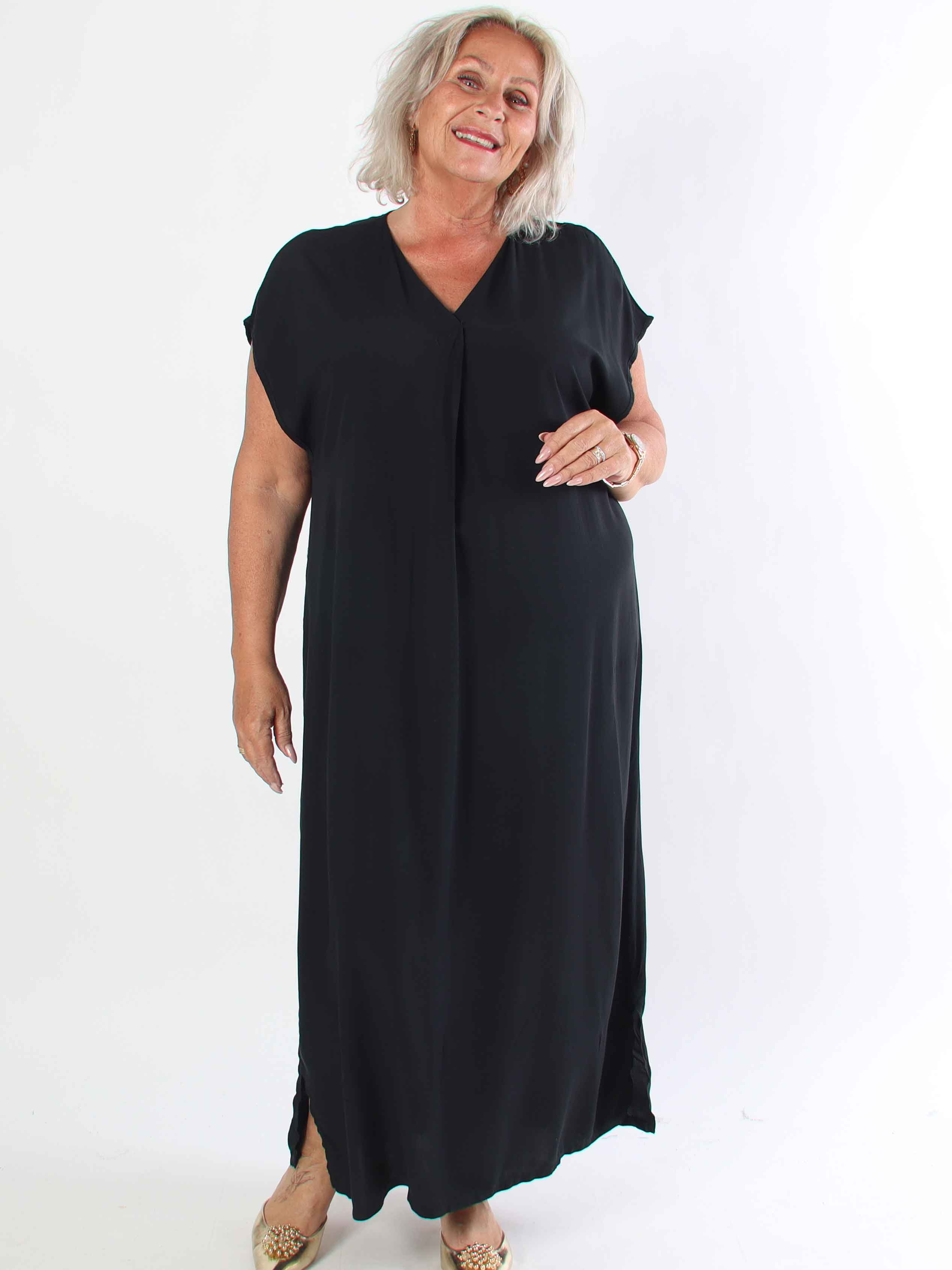 Briseis - Lang luftig plus size kjole i viskose med v-udskæring