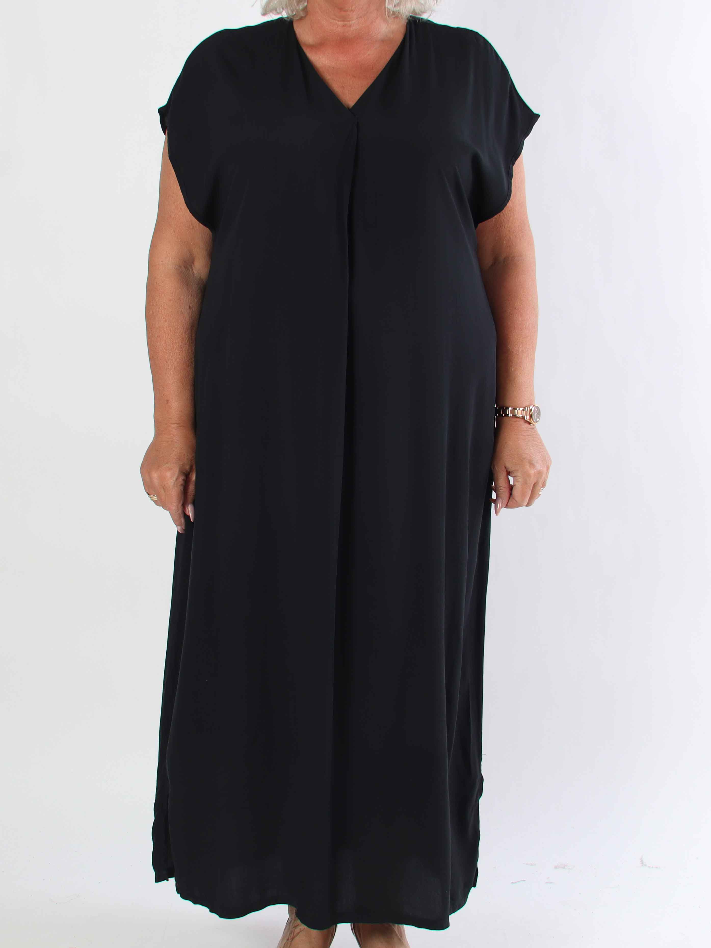 Briseis - Lang luftig plus size kjole i viskose med v-udskæring