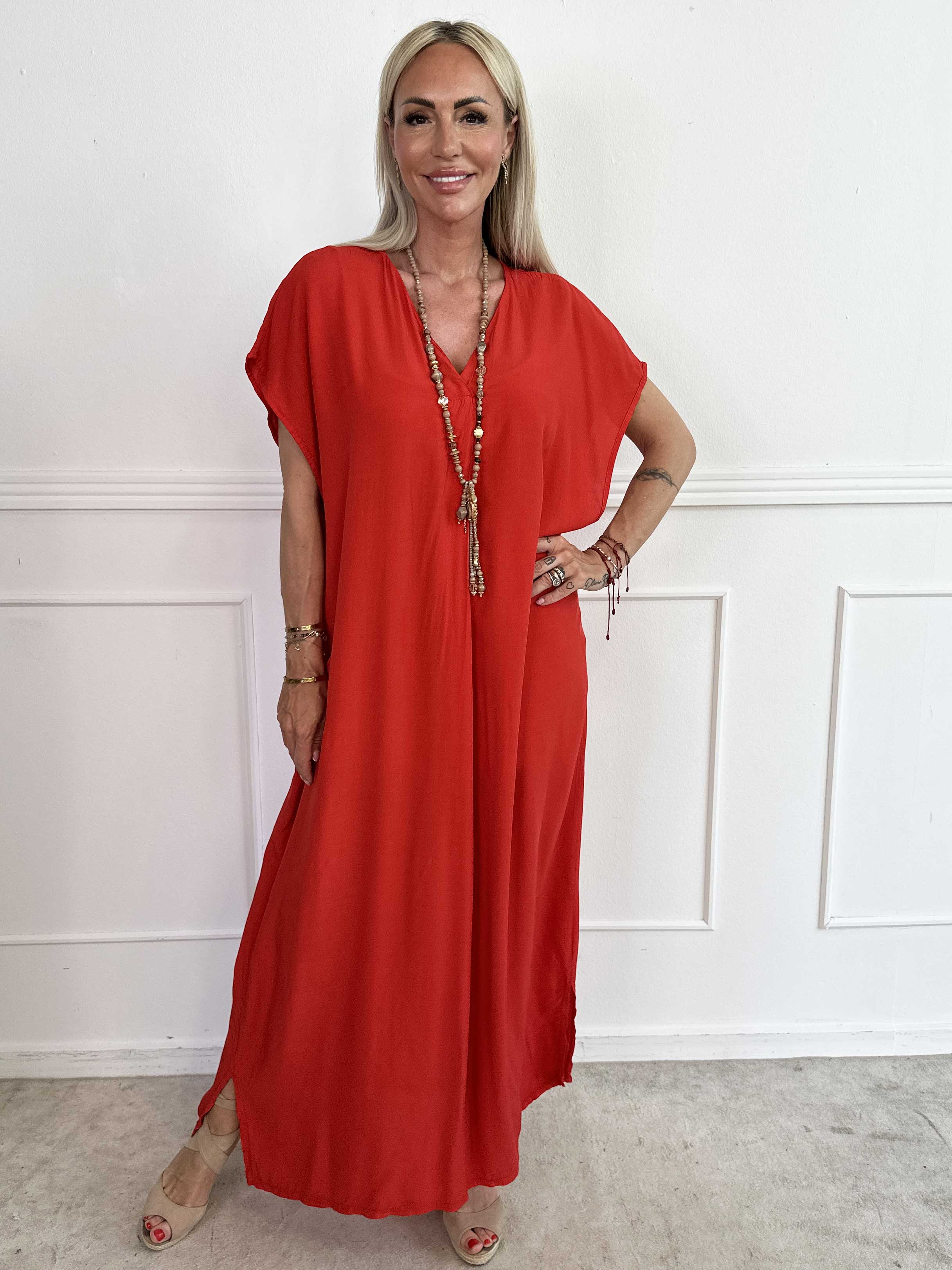 Briseis - Lang luftig kjole i viskose med v-udskæring