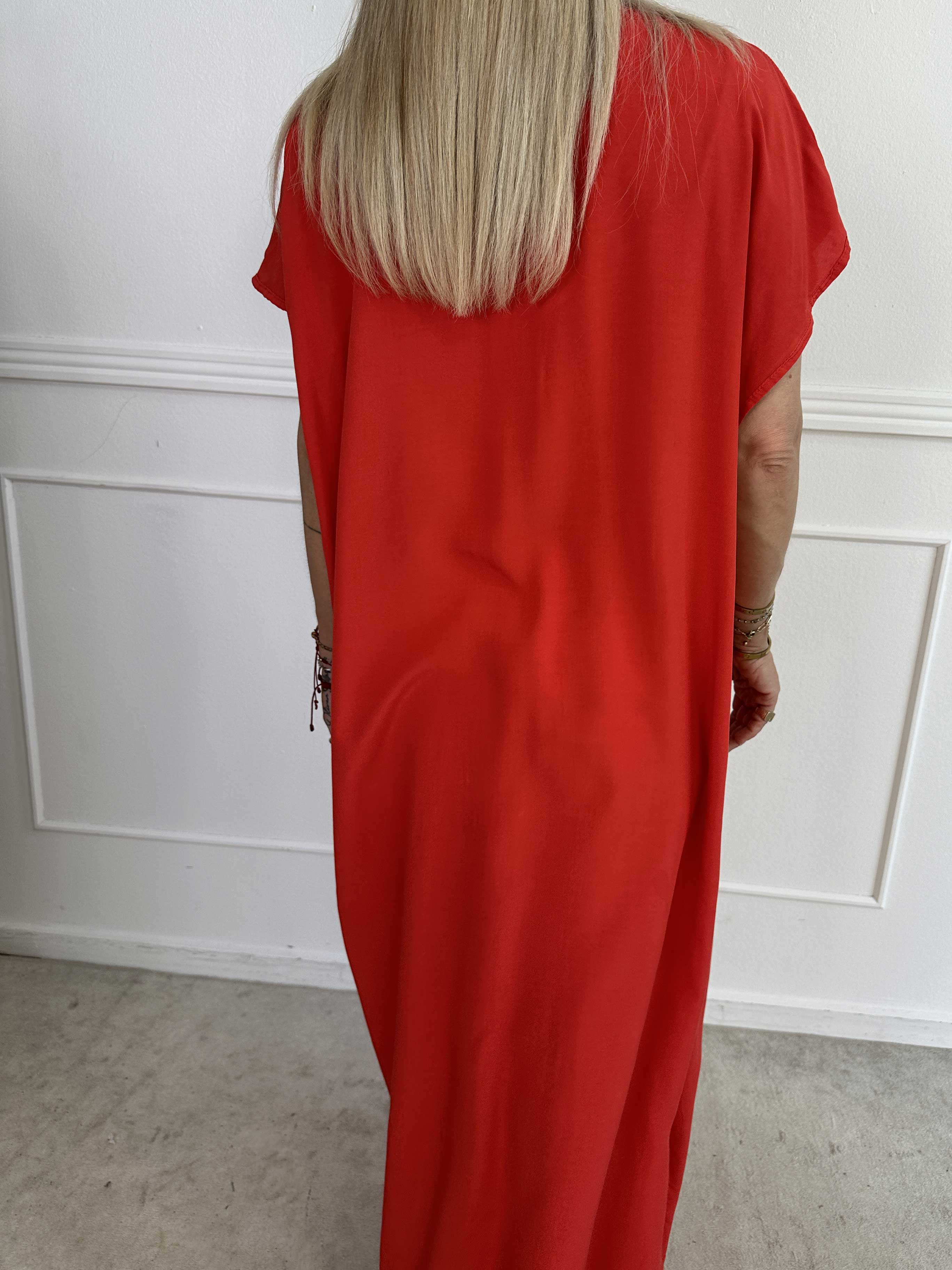 Briseis - Lang luftig kjole i viskose med v-udskæring