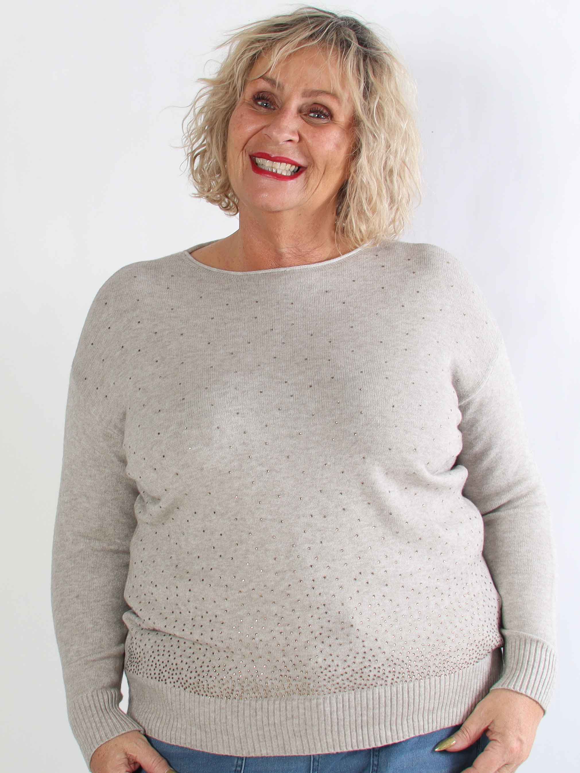 Cajsa - Mega blød plus size strikbluse med fine similisten