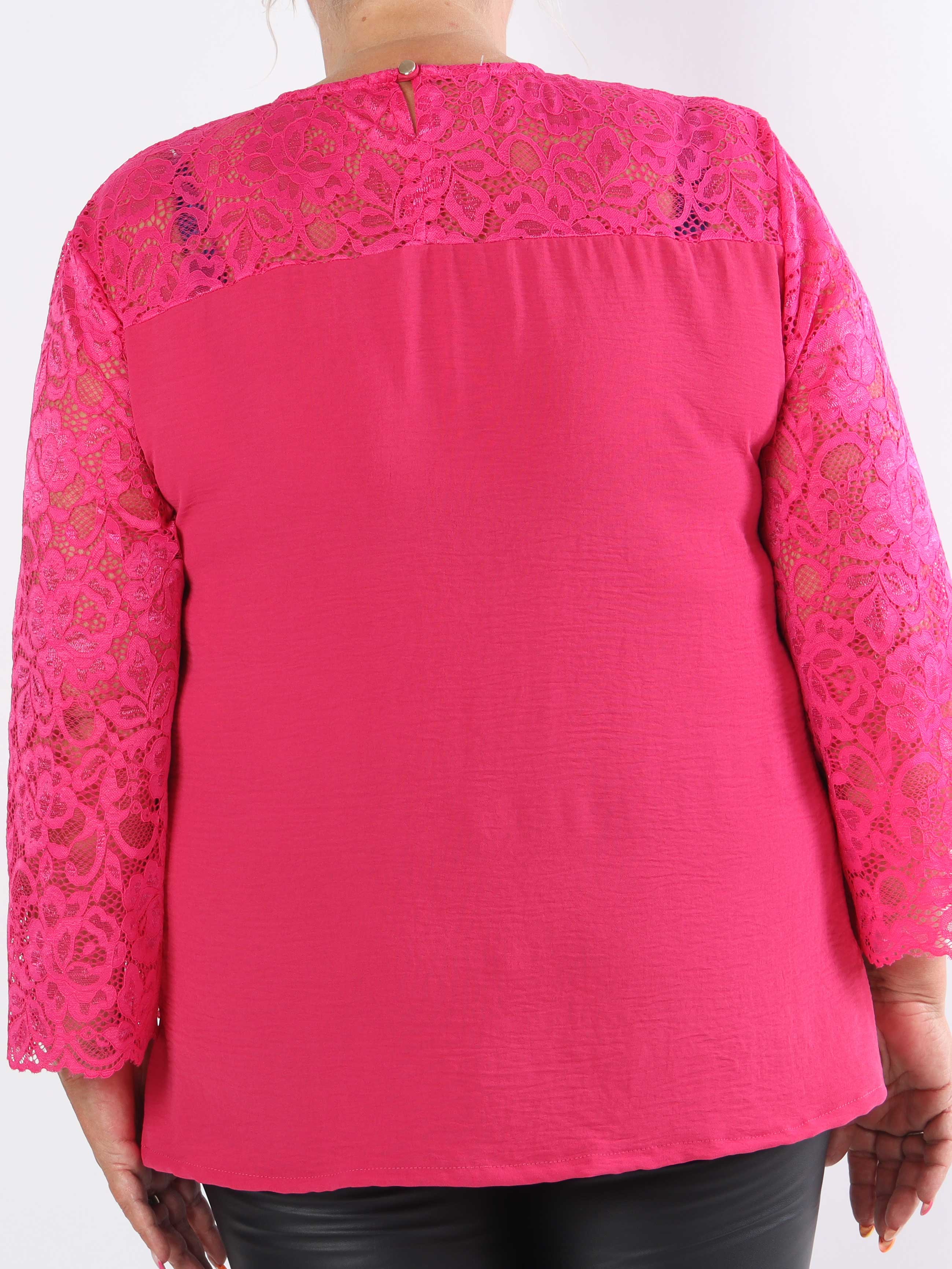 California - Sød plus size tunika med blondeærmer