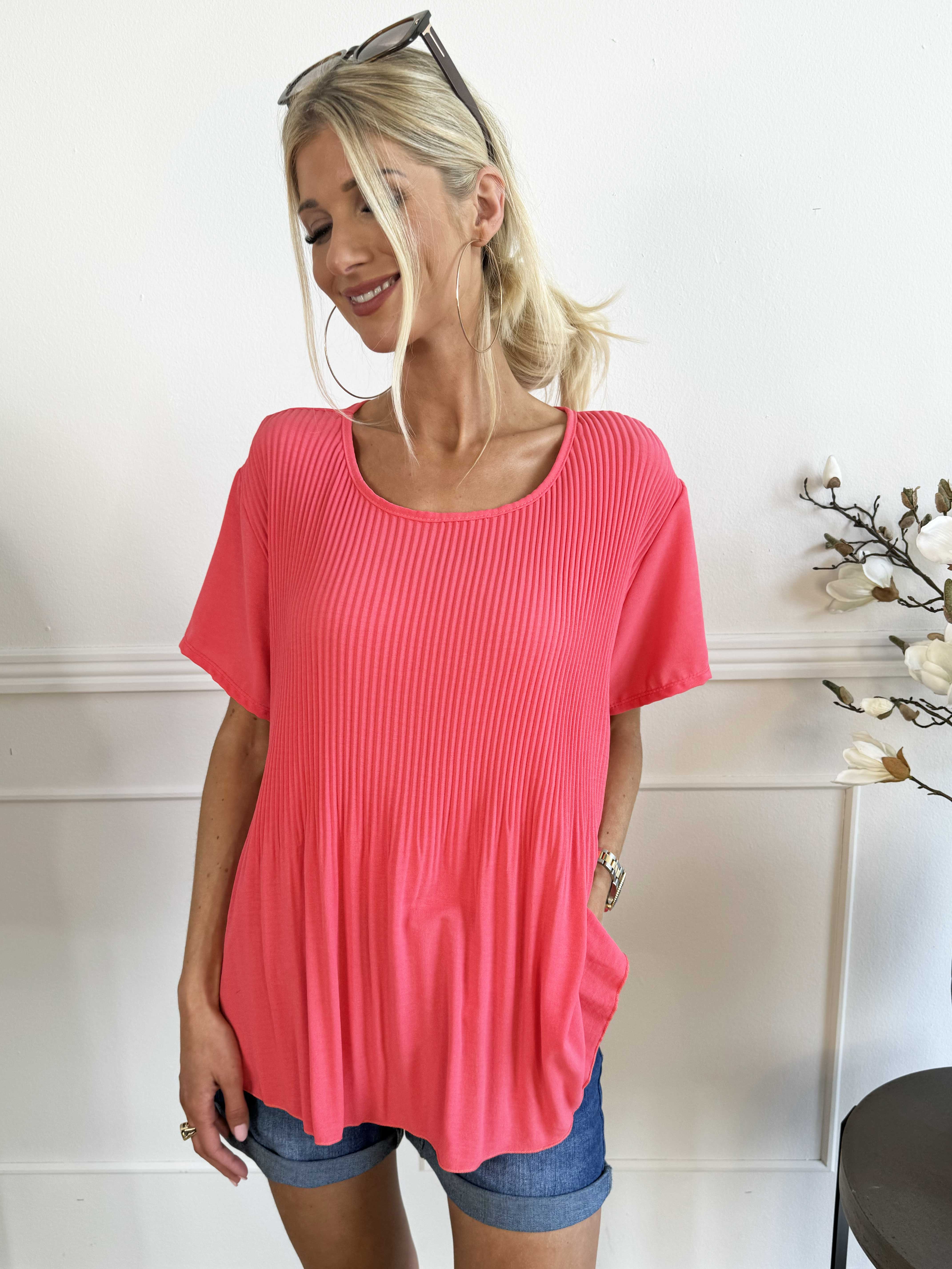 Camilia - Sød plisseret bluse med lille ærme