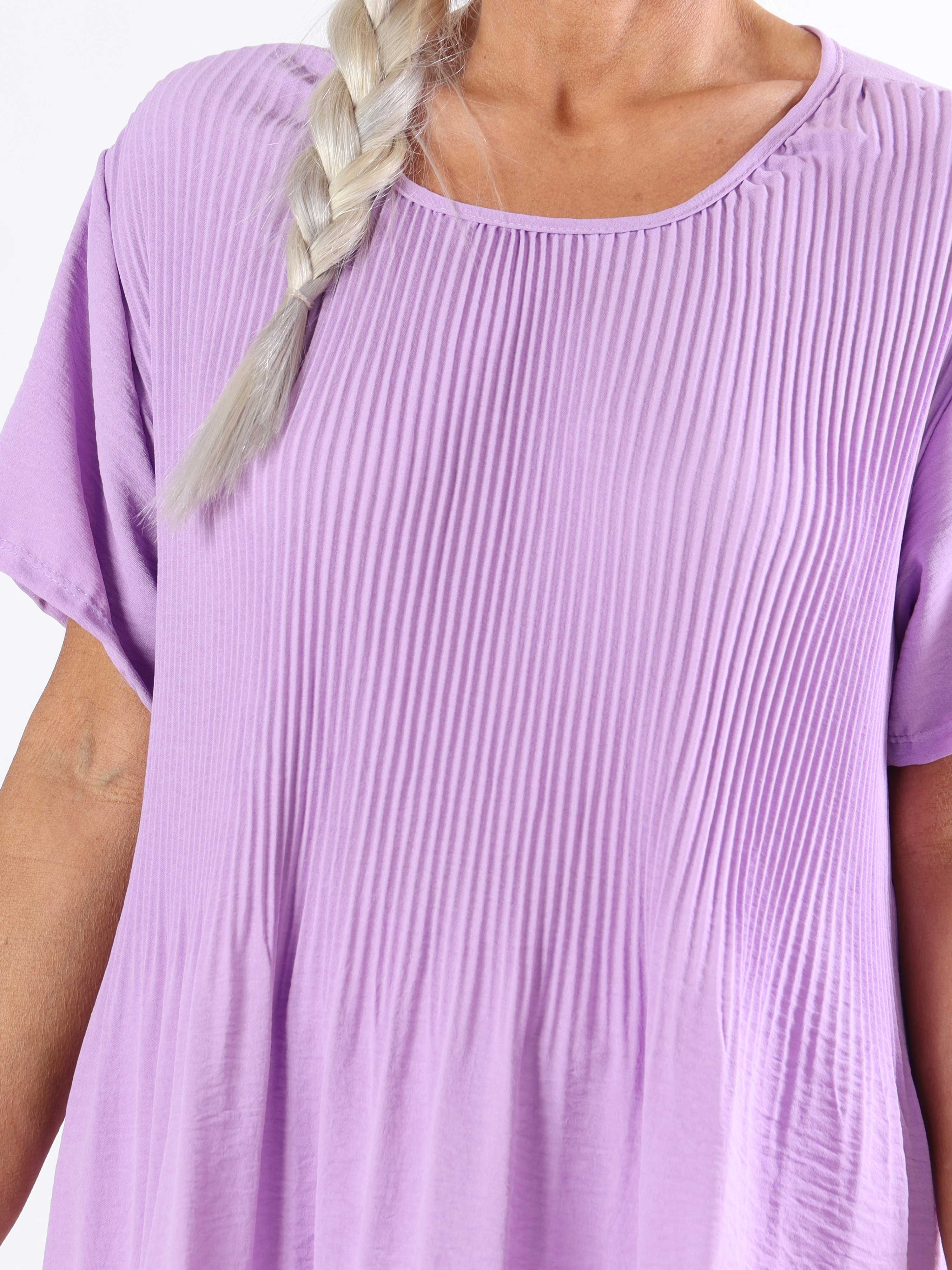 Camilia - Sød plisseret plus size bluse med lille ærme