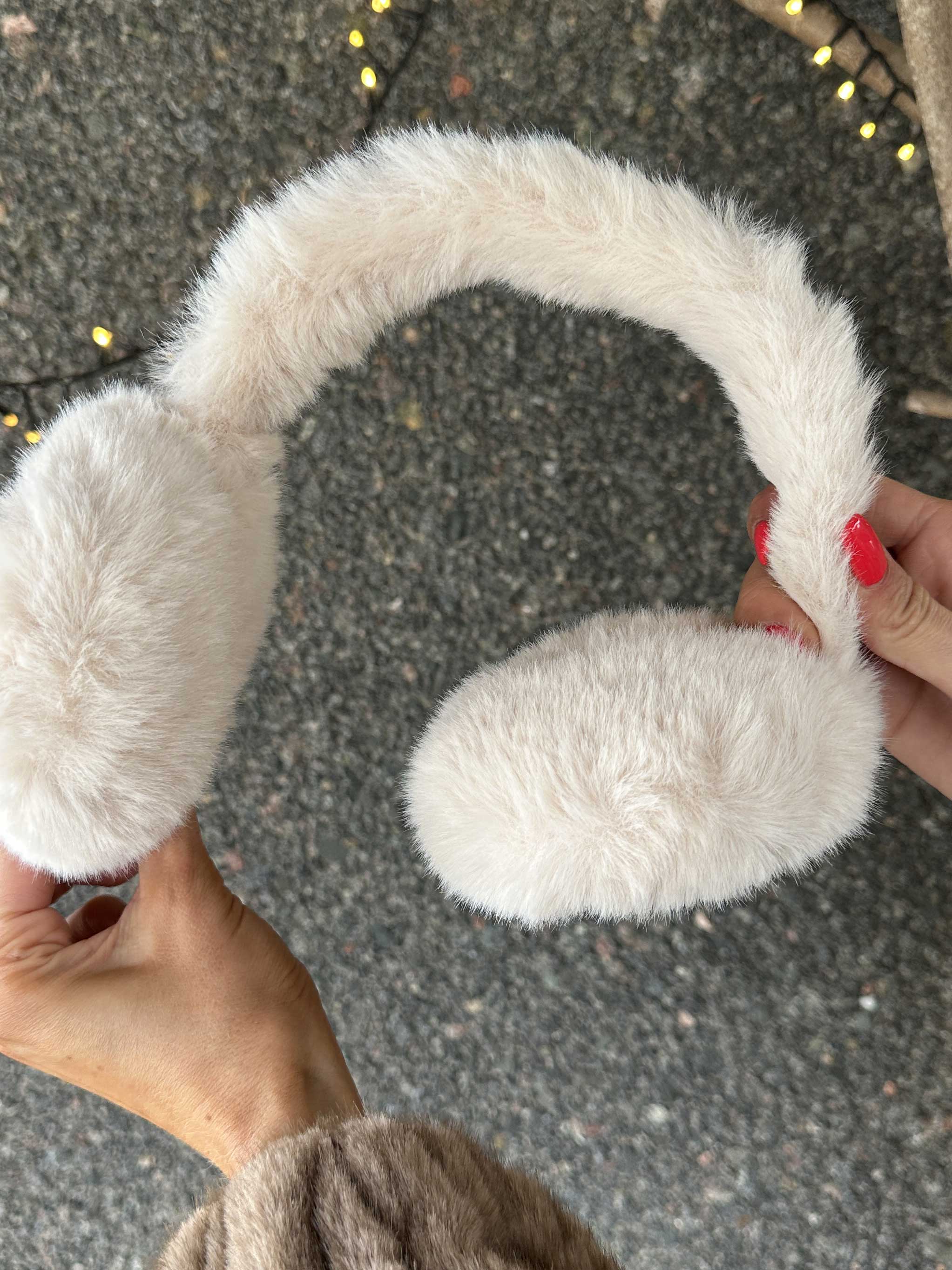 Carlita - Ørevarmere i ruskindslook med blød faux fur