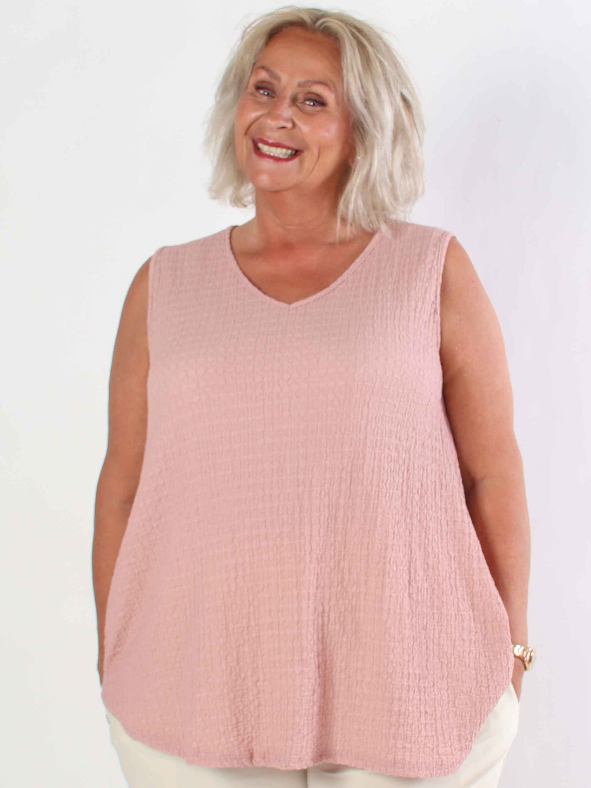 Carme - Sød plus size tunika i viskoseblanding og løs pasform