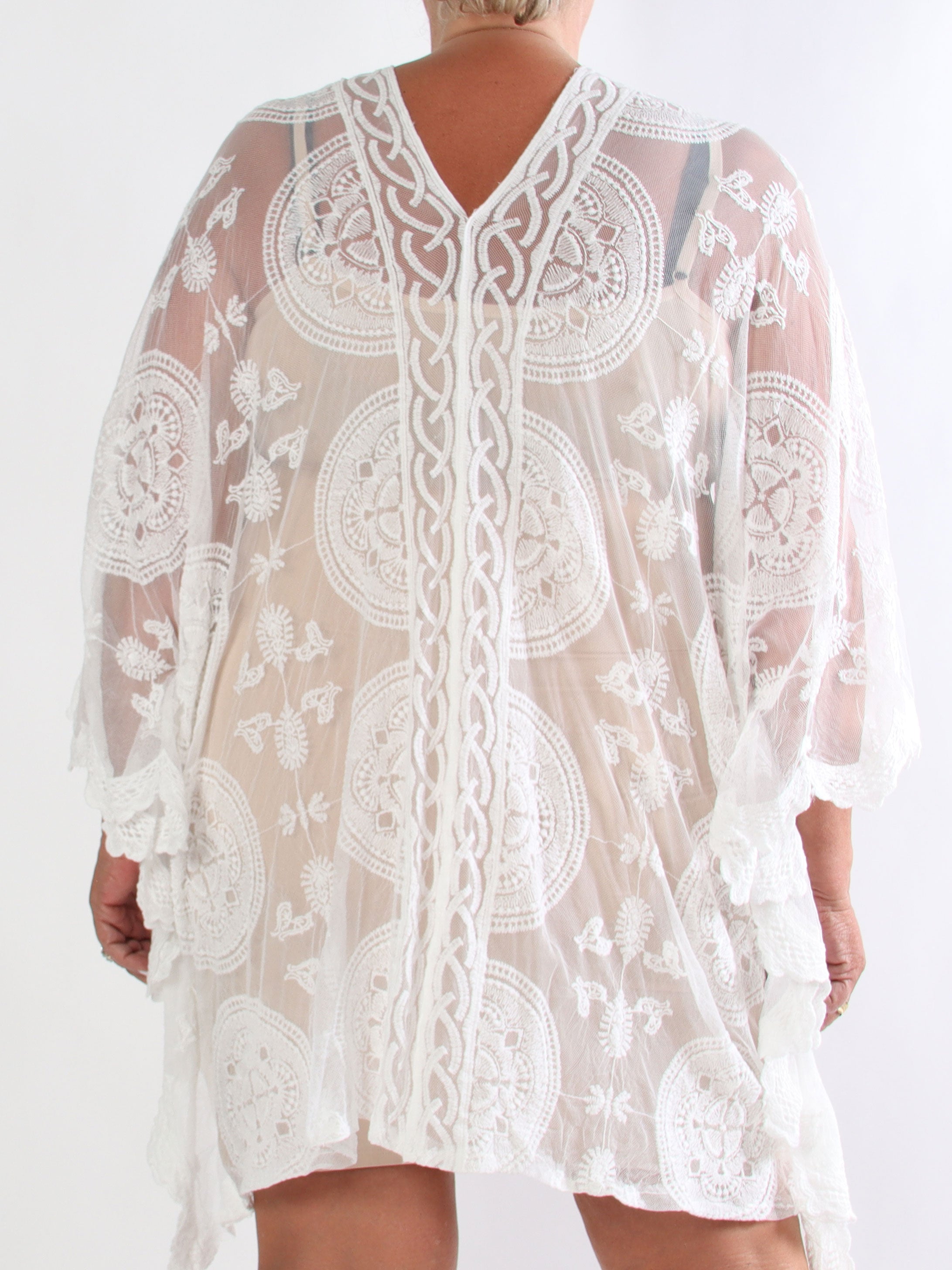 Carmela - Plus size semi-transparent tunikakjole med fine broderede detaljer