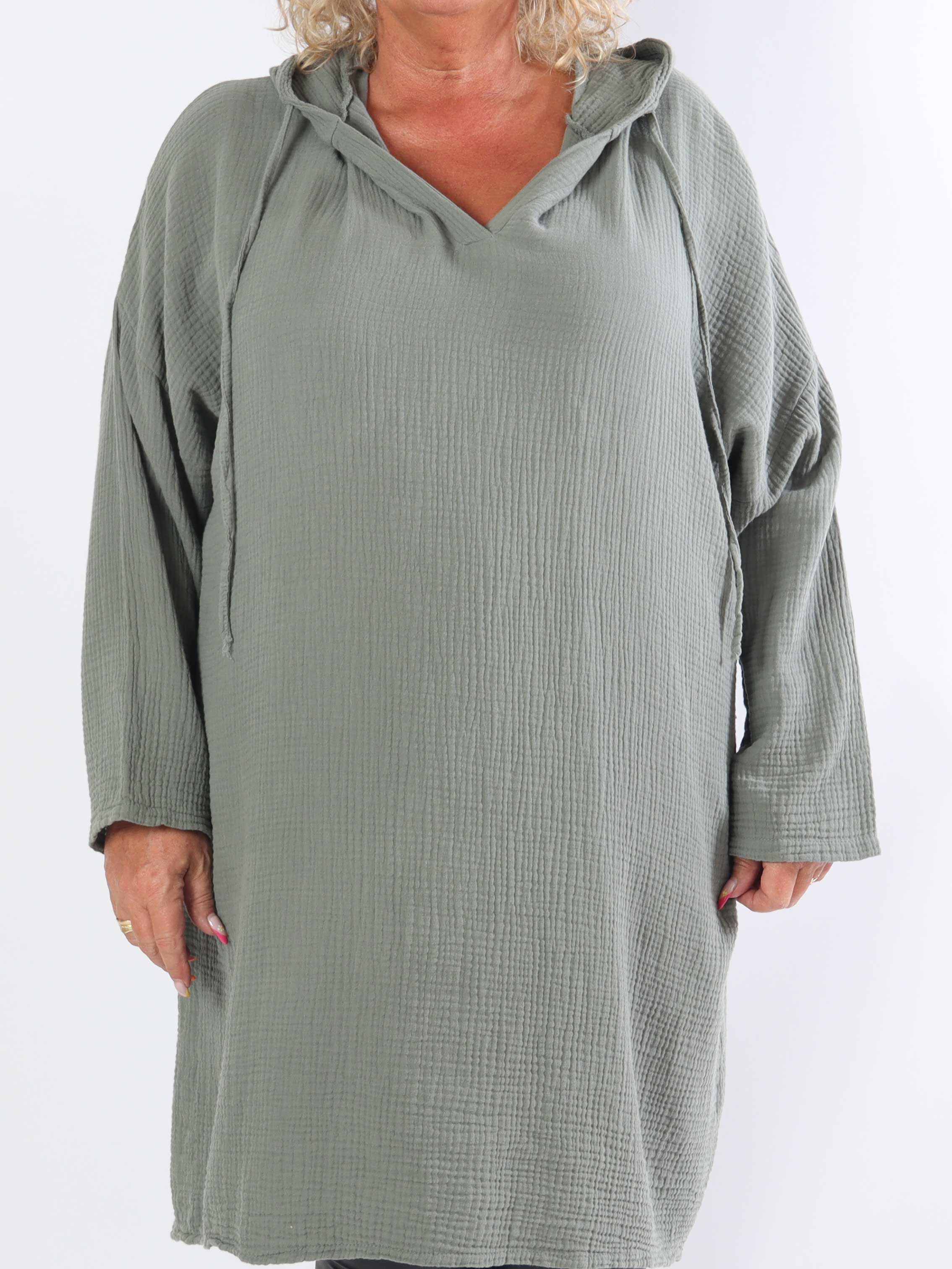 Caro - Blød plus size kjole i bomuld med hætte