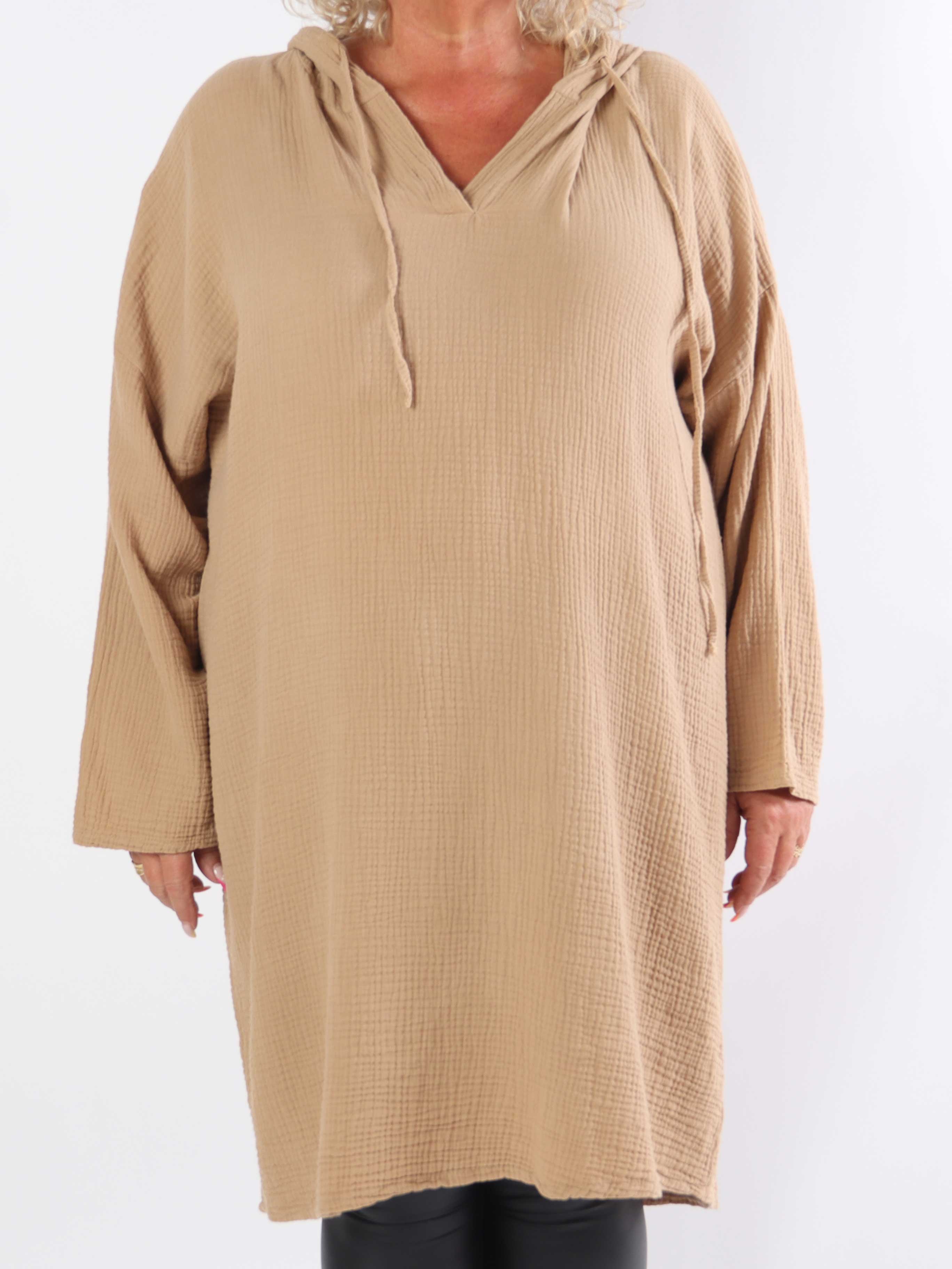 Caro - Blød plus size kjole i bomuld med hætte