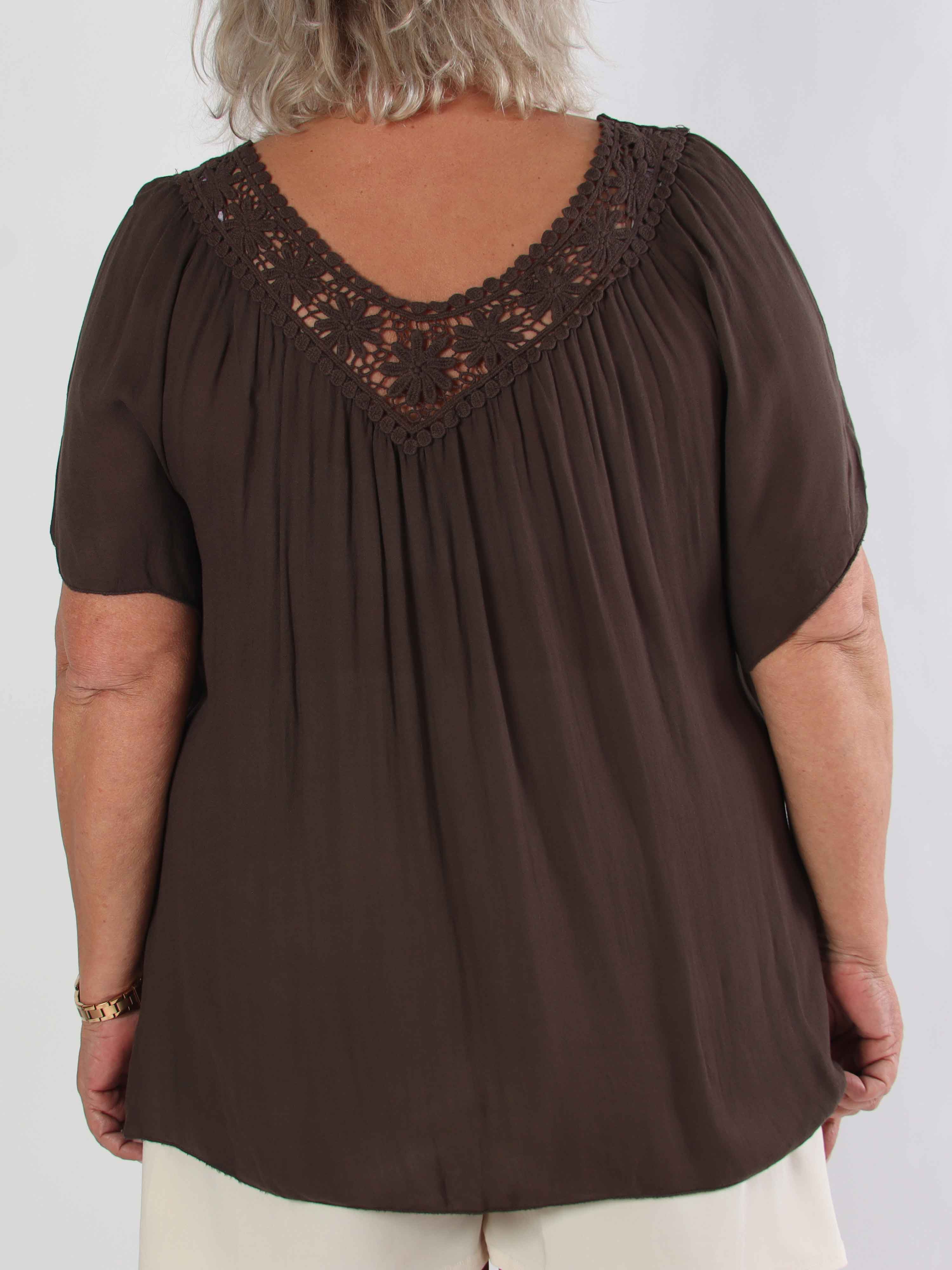 Cassandra - Sød let tunika i viskose med broderet udskæring