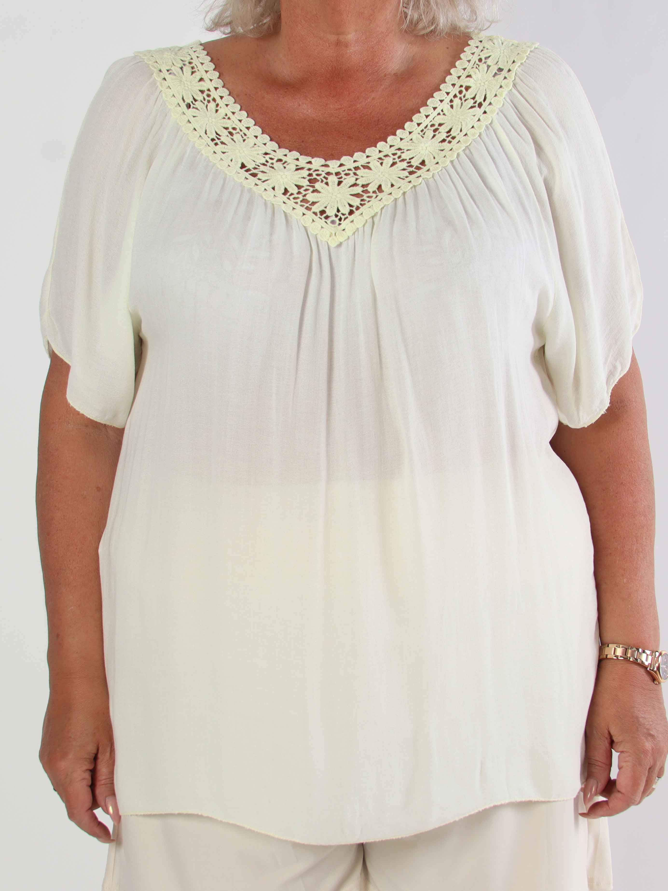 Cassandra - Sød let tunika i viskose med broderet udskæring