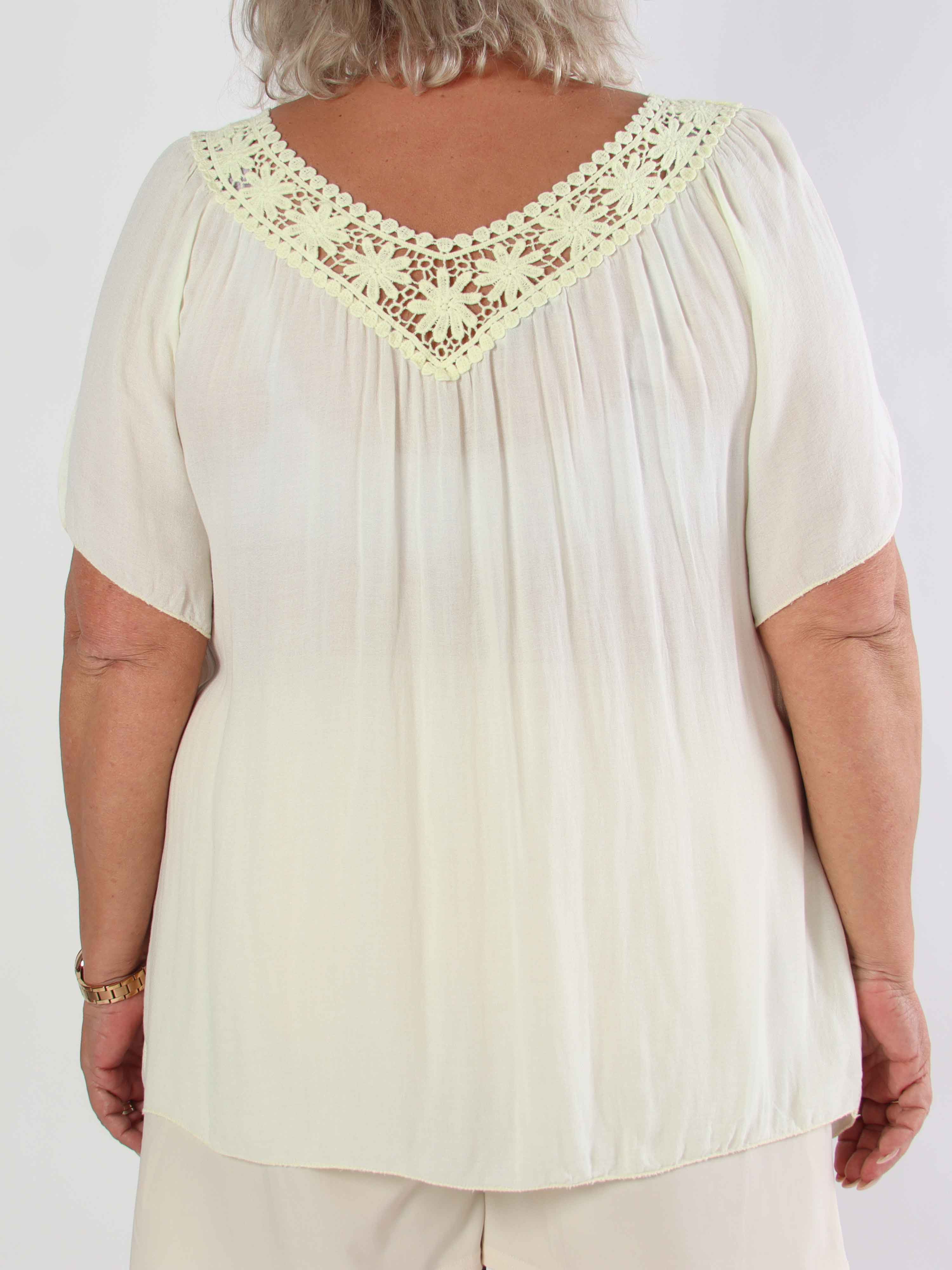 Cassandra - Sød let tunika i viskose med broderet udskæring