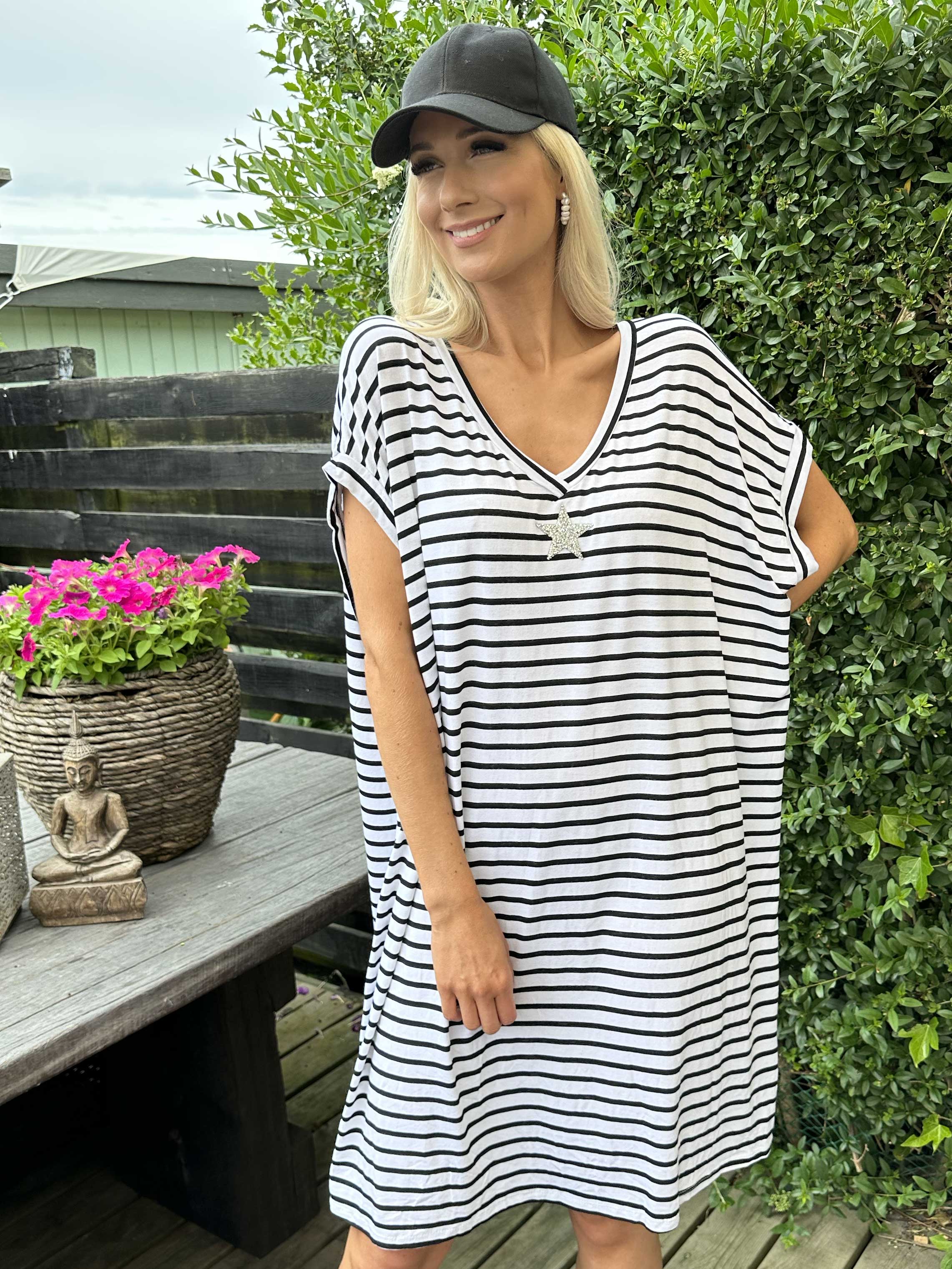 Cath - Sød t-shirt kjole i viskose med sølv stjerne