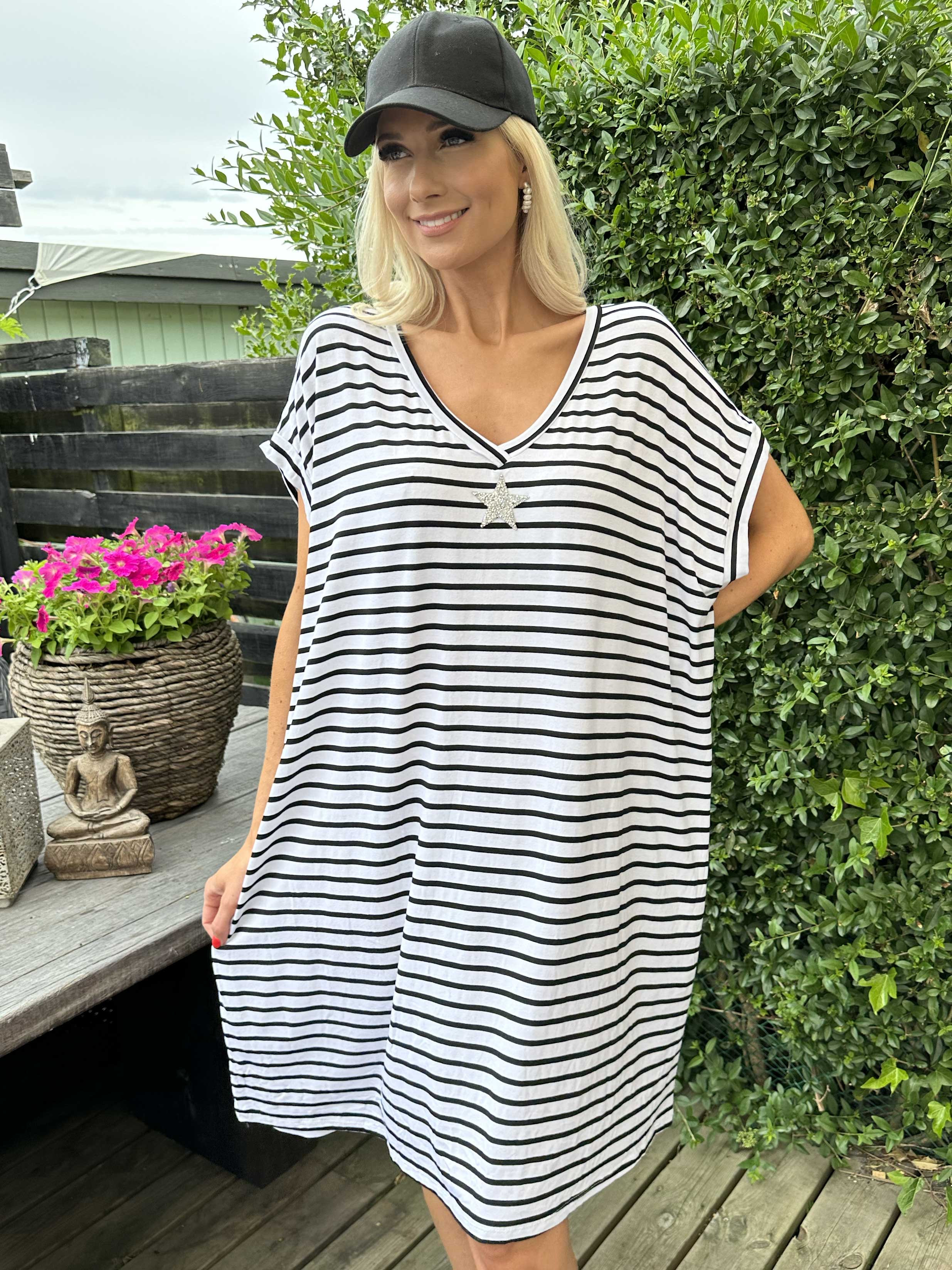 Cath - Sød t-shirt kjole i viskose med sølv stjerne