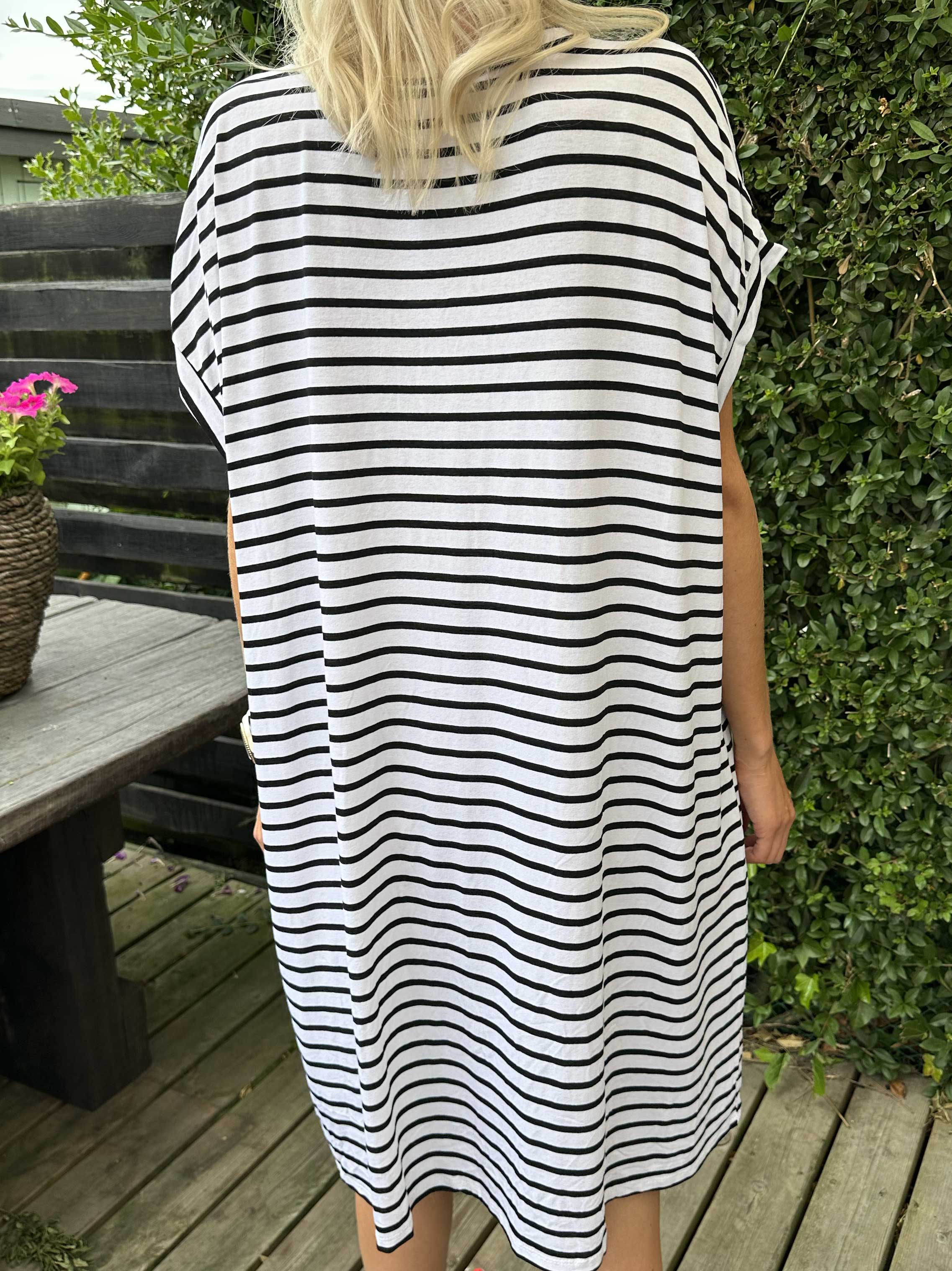 Cath - Sød t-shirt kjole i viskose med sølv stjerne