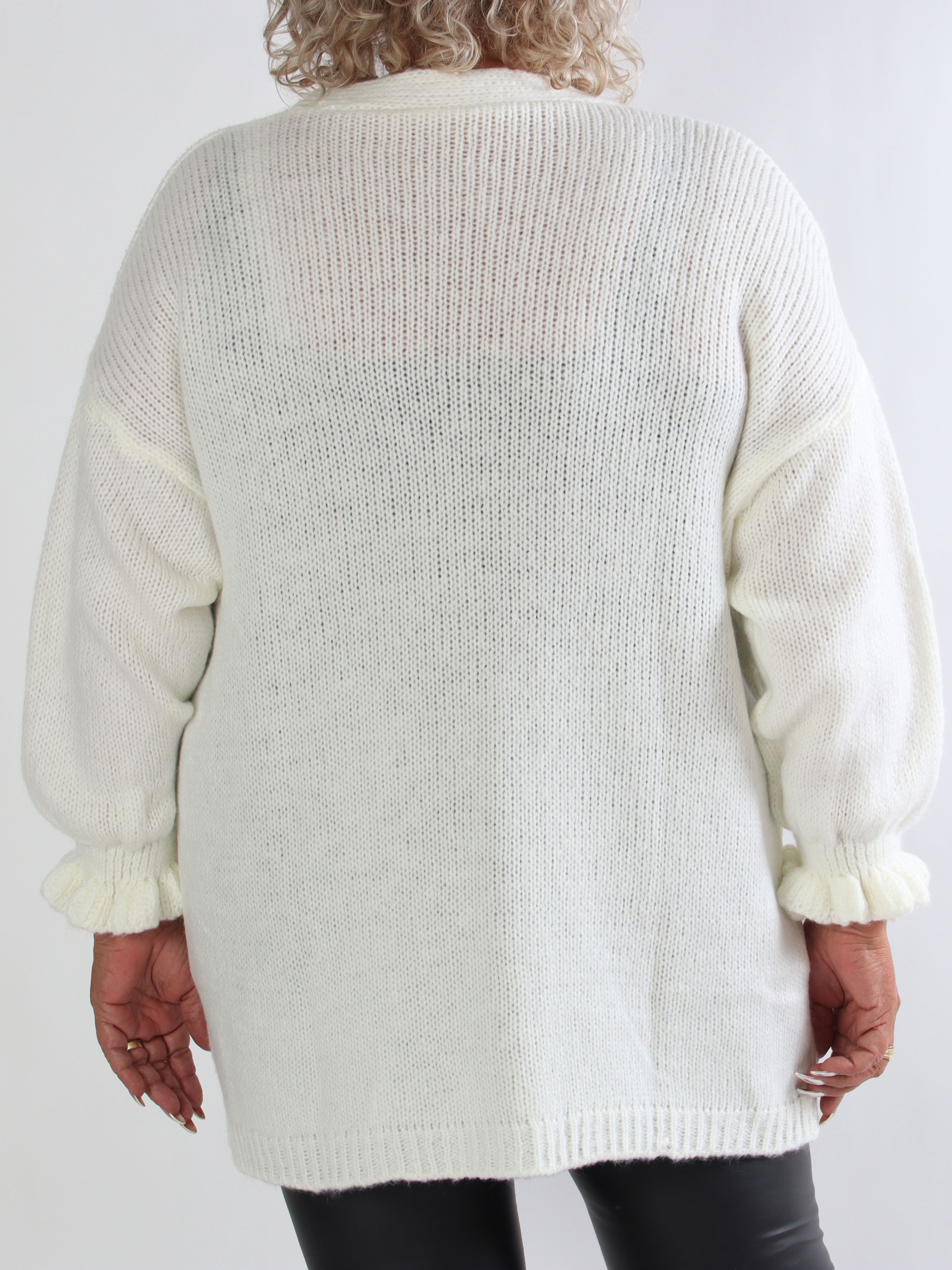 Celeste - Plus size strikcardigan med guld knapper og flæseærmer