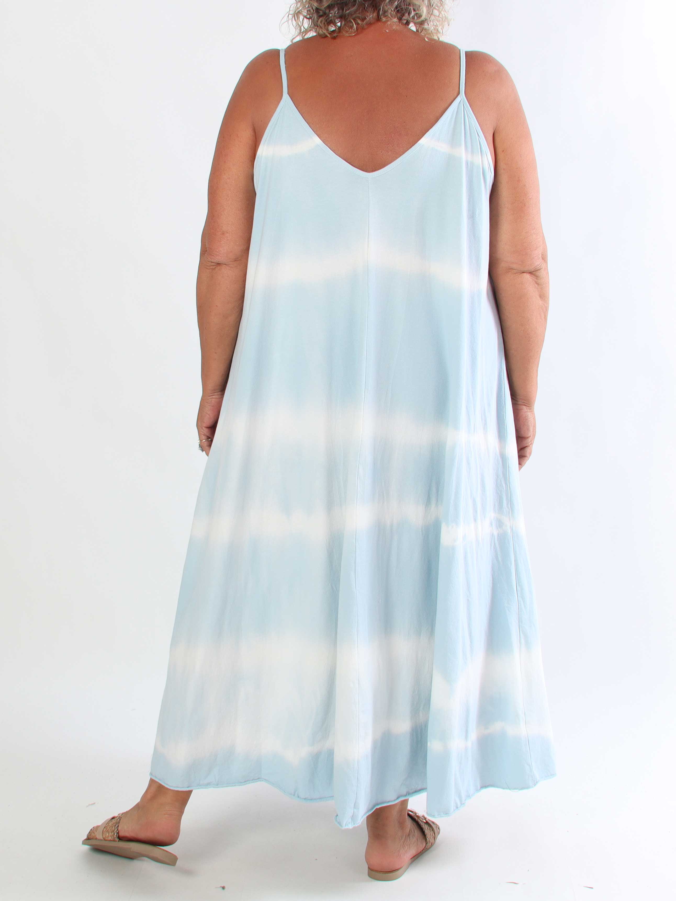 Celestine - Batikmønstret plus size stropkjole i blød åndbar bomuld
