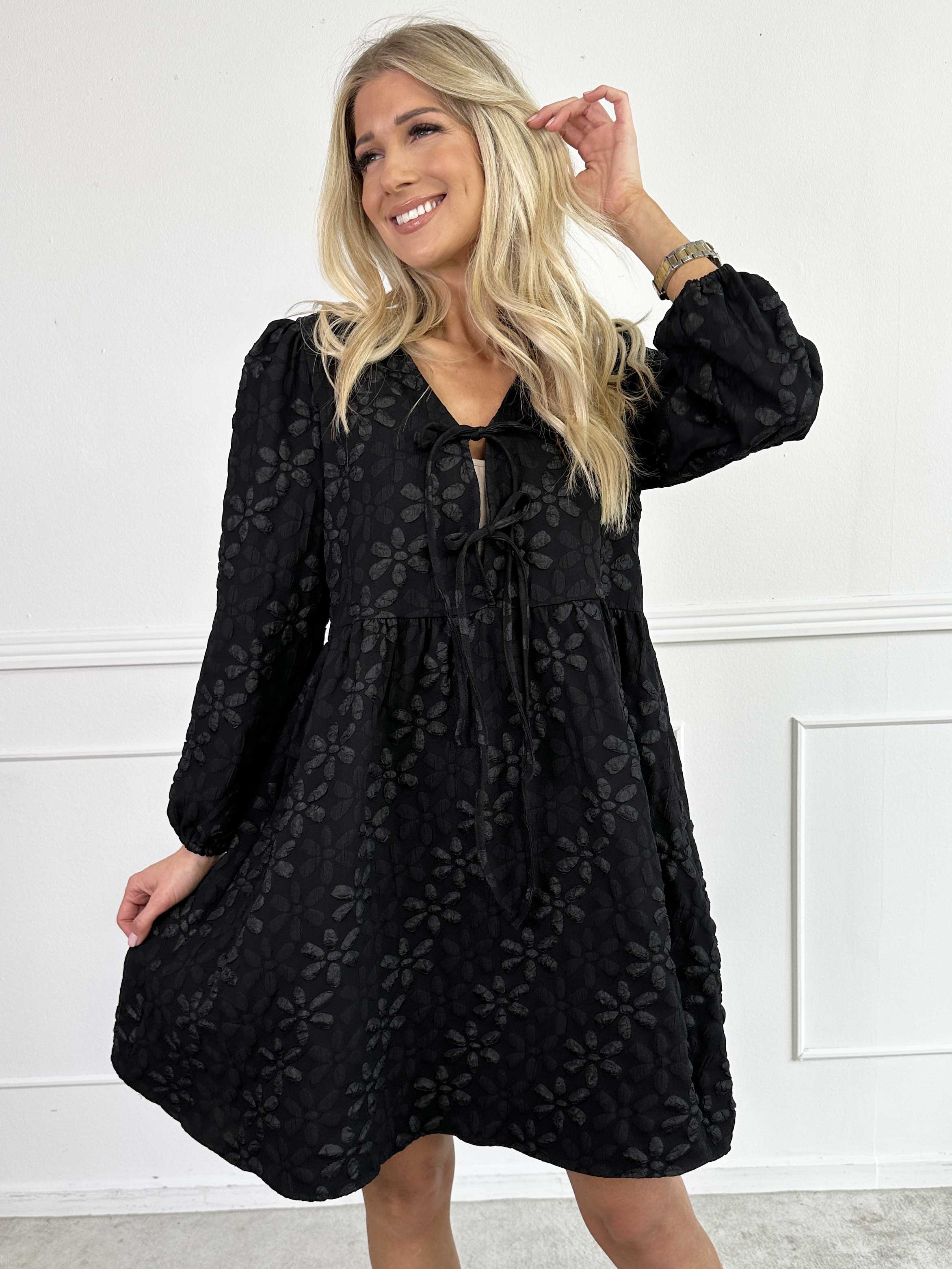 Cersei - Sød kjole med blomster og sløjfer