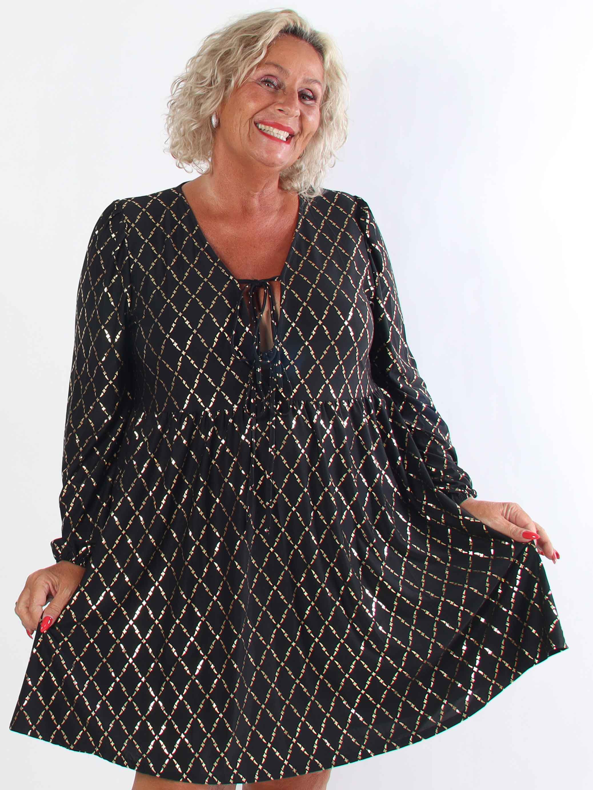 Cersei Gold Check - Plus size babydoll kjole med guldprint og sløjfer