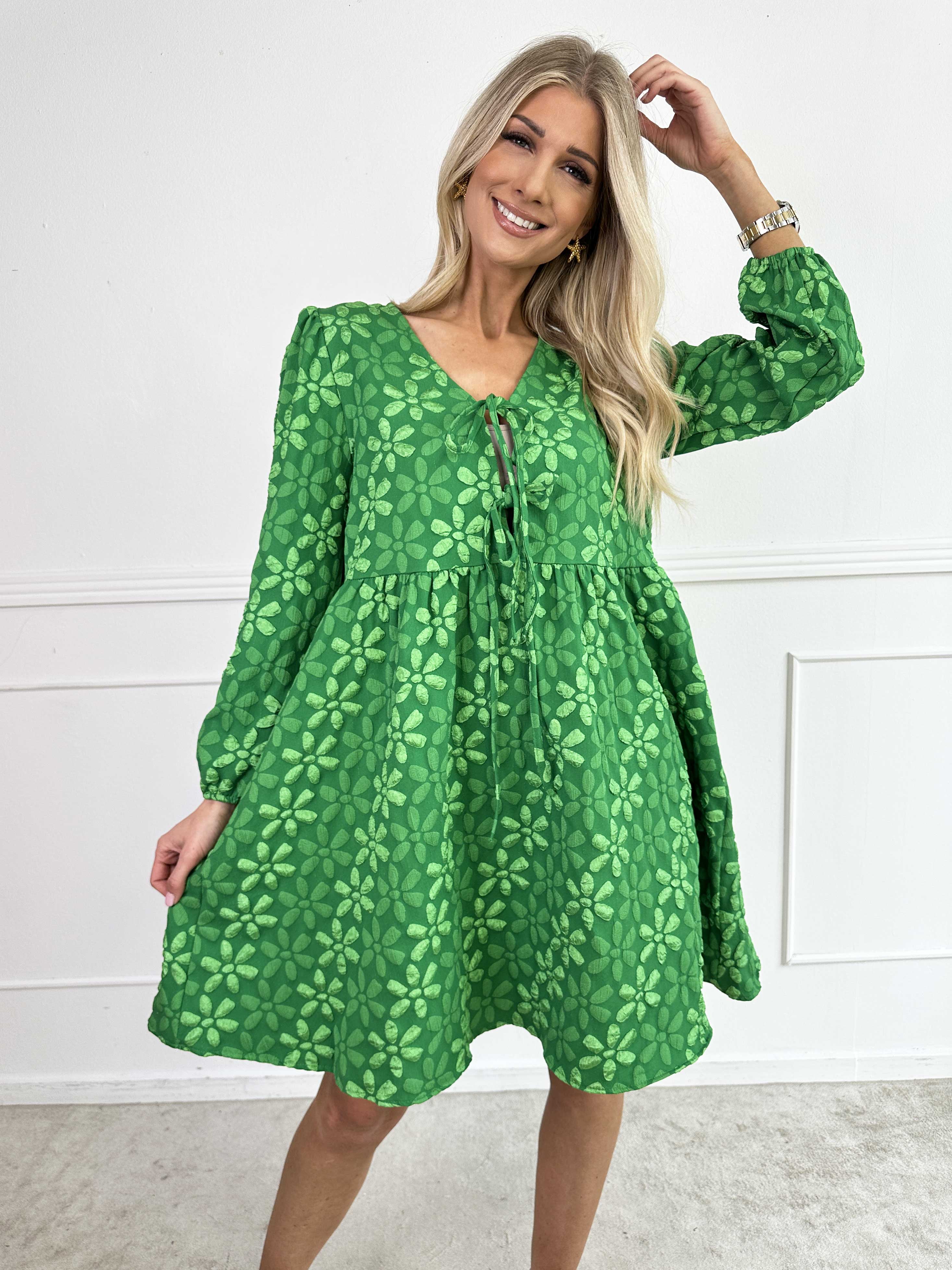 Cersei - Sød kjole med blomster og sløjfer