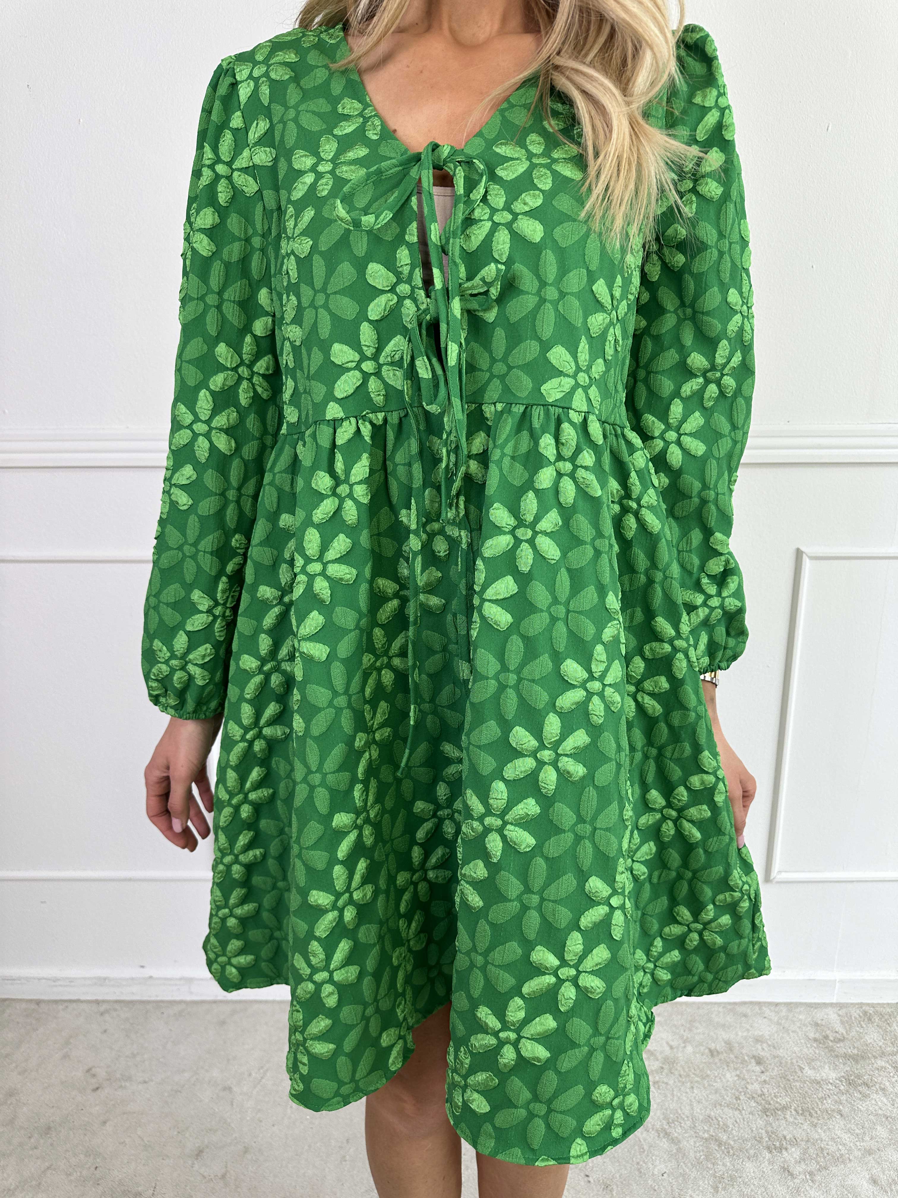 Cersei - Sød kjole med blomster og sløjfer