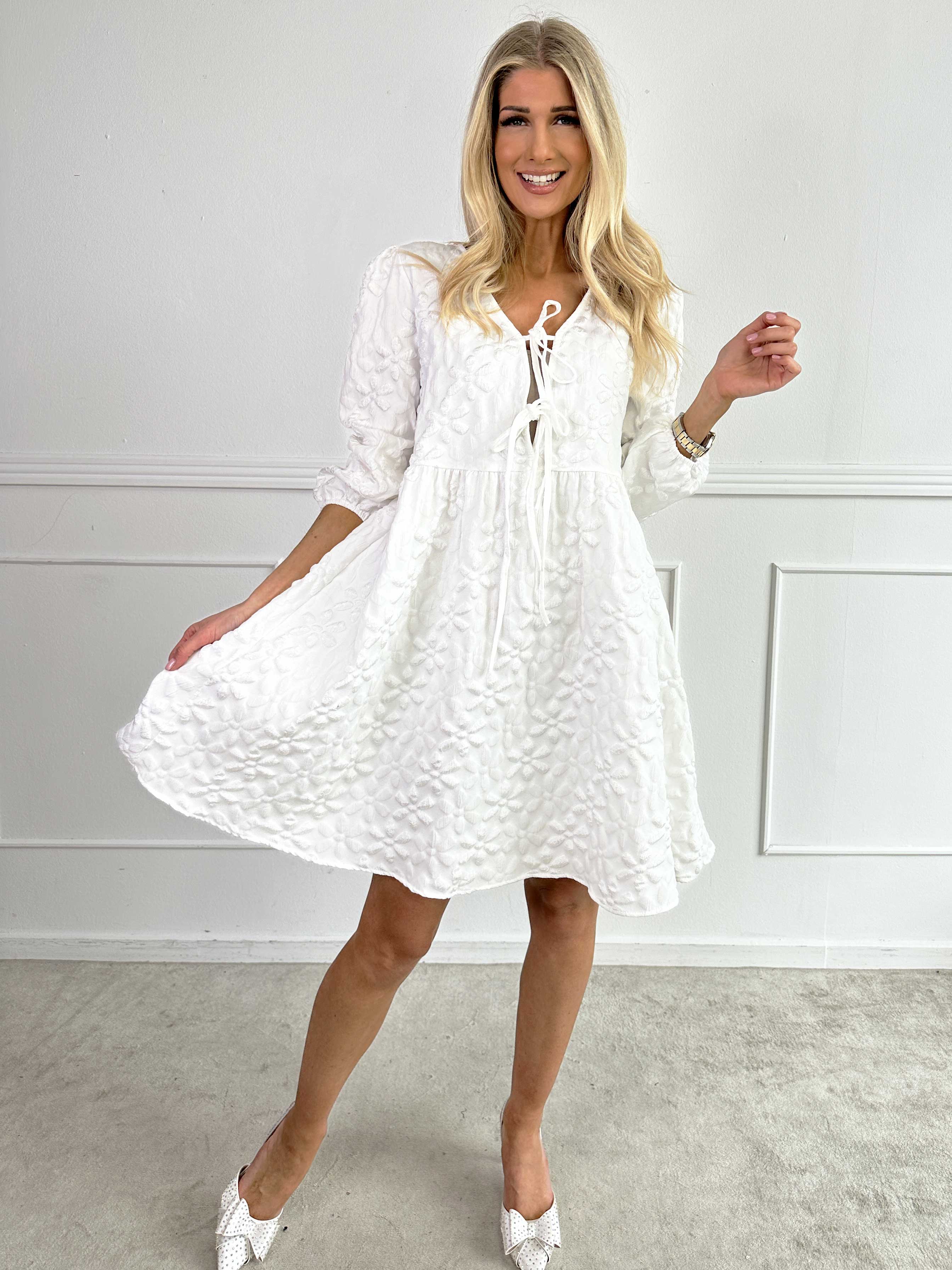 Cersei - Sød kjole med blomster og sløjfer