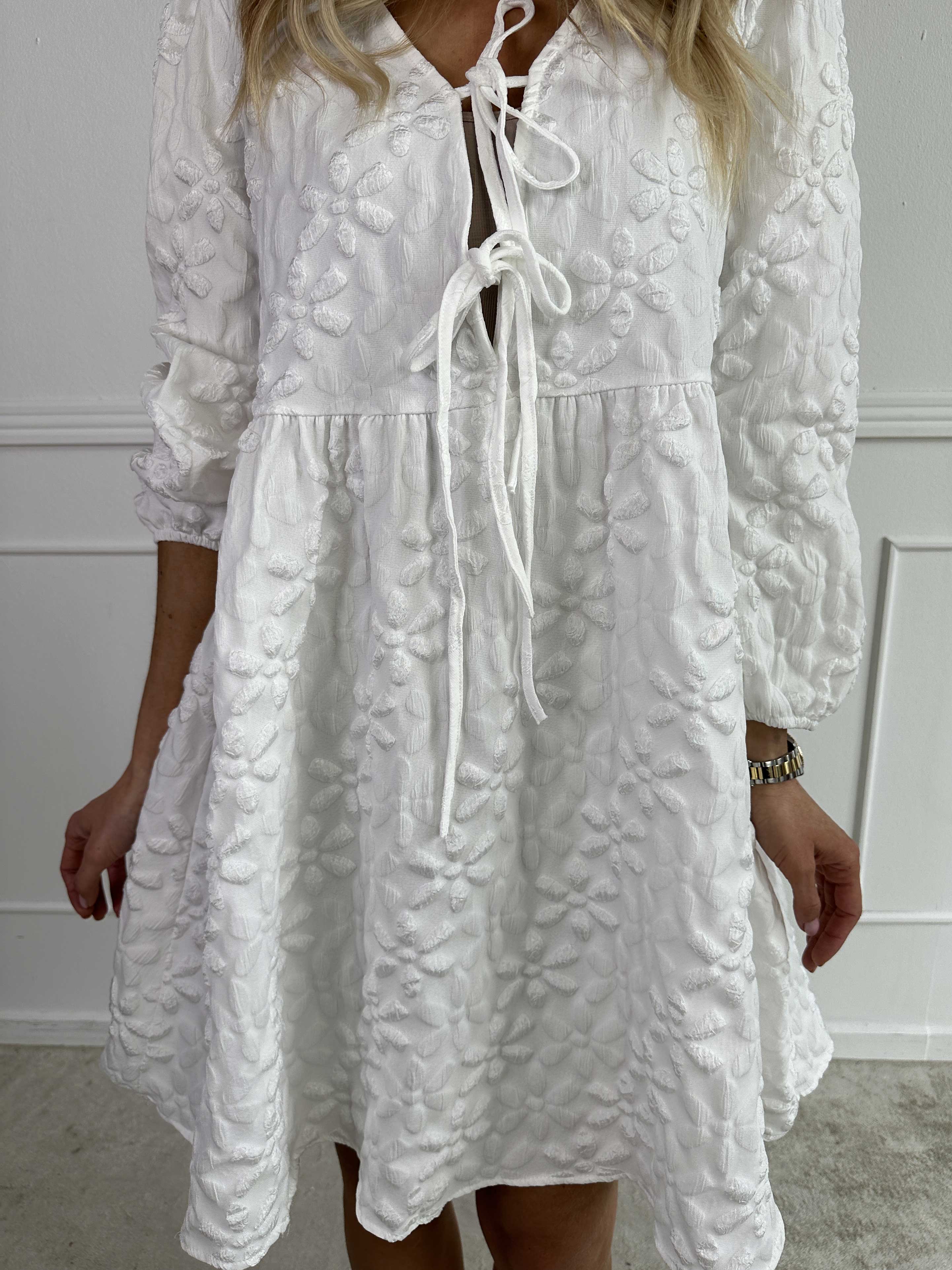 Cersei - Sød kjole med blomster og sløjfer