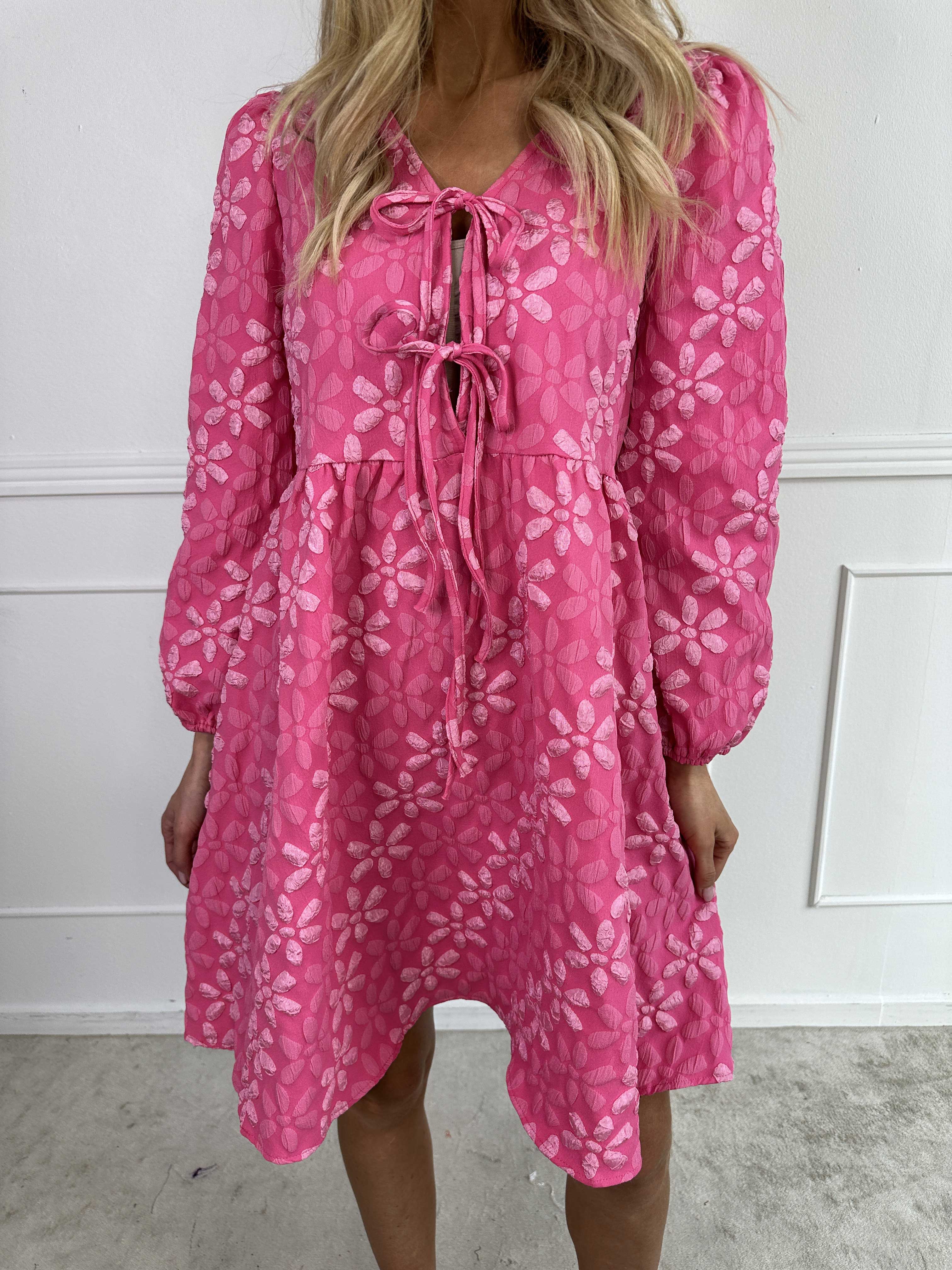 Cersei - Sød kjole med blomster og sløjfer