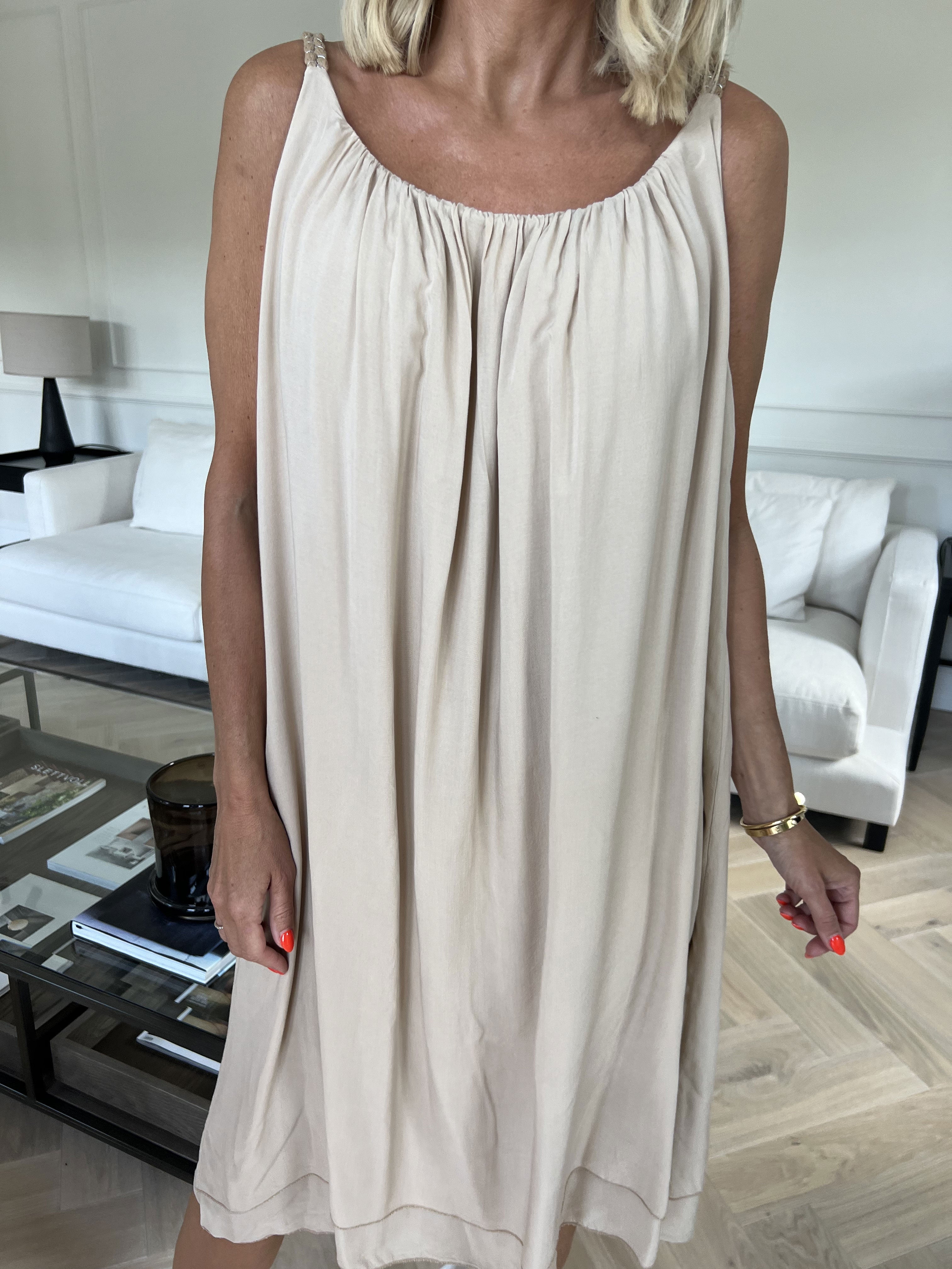 Chalkis - Kjole i blød viskose med flettet stropper