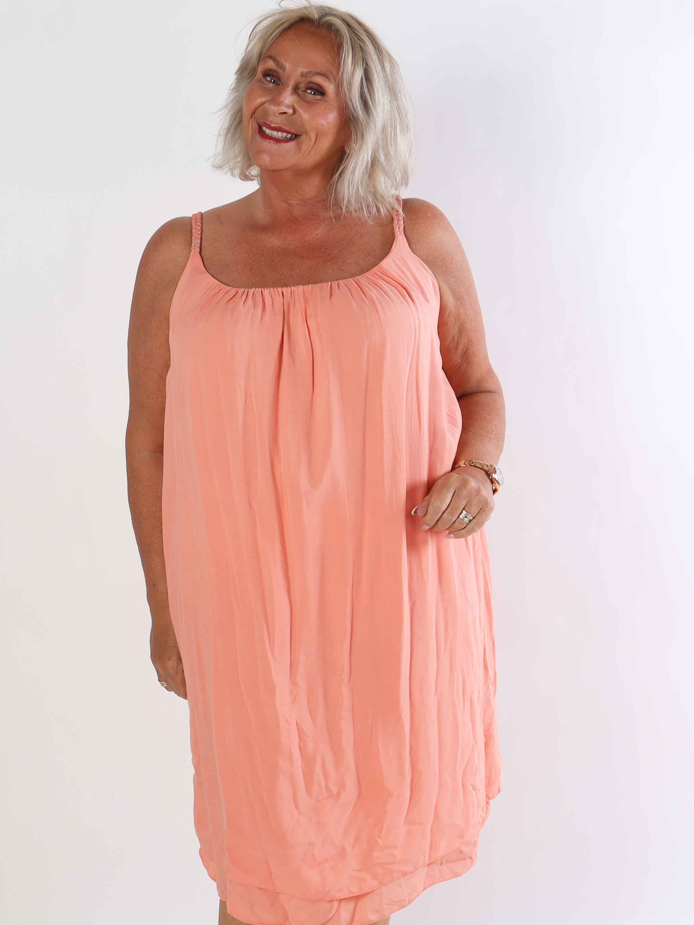 Chalkis - Plus size kjole i blød viskose med flettet stropper