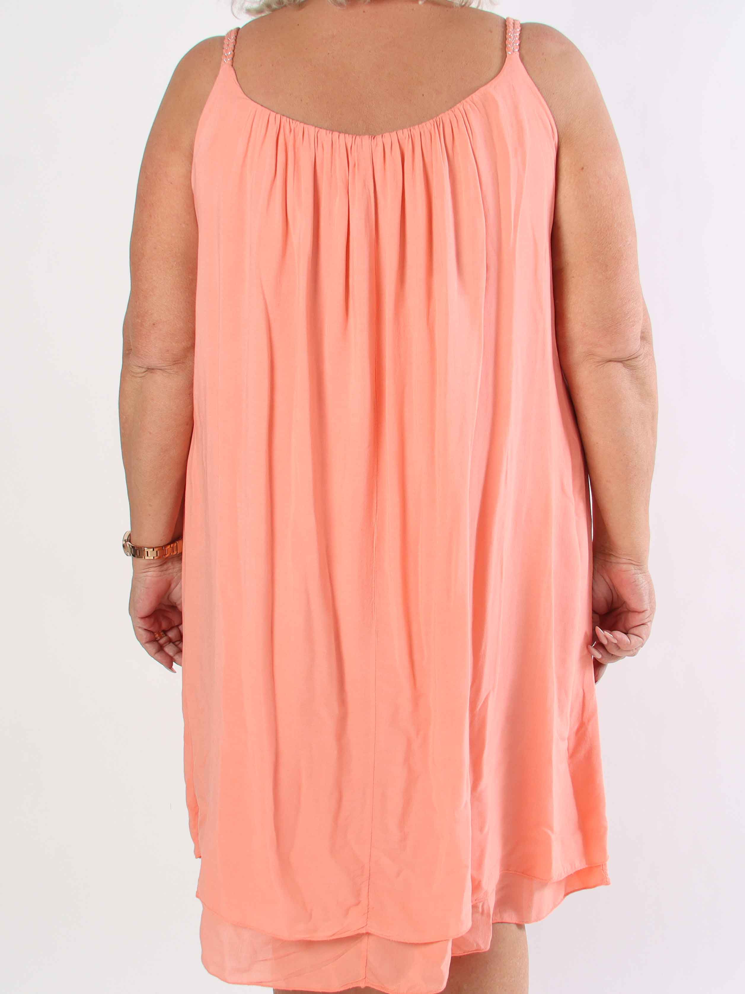 Chalkis - Plus size kjole i blød viskose med flettet stropper