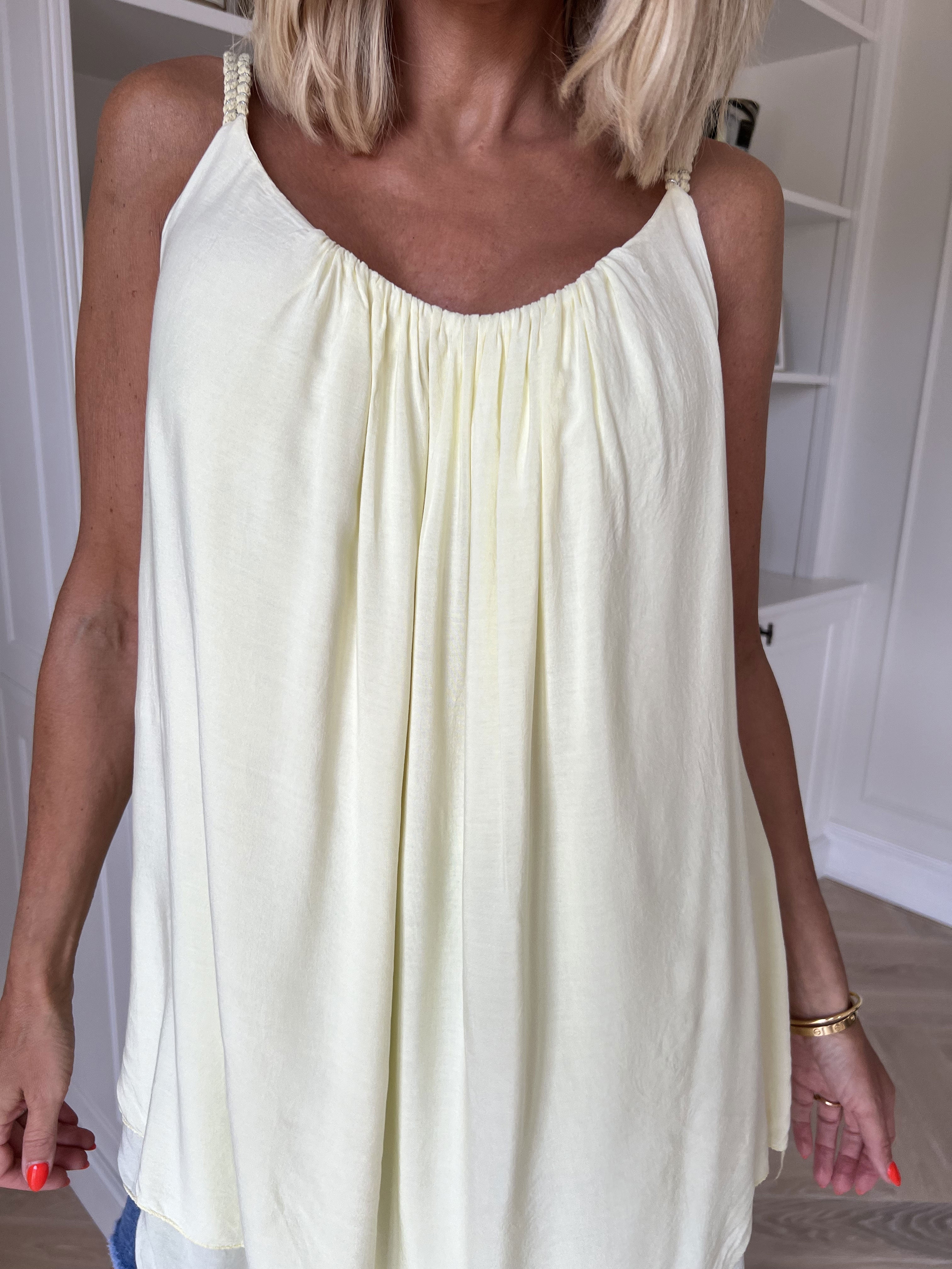 Chalkis Top - Top i blød viskose med flettet stropper