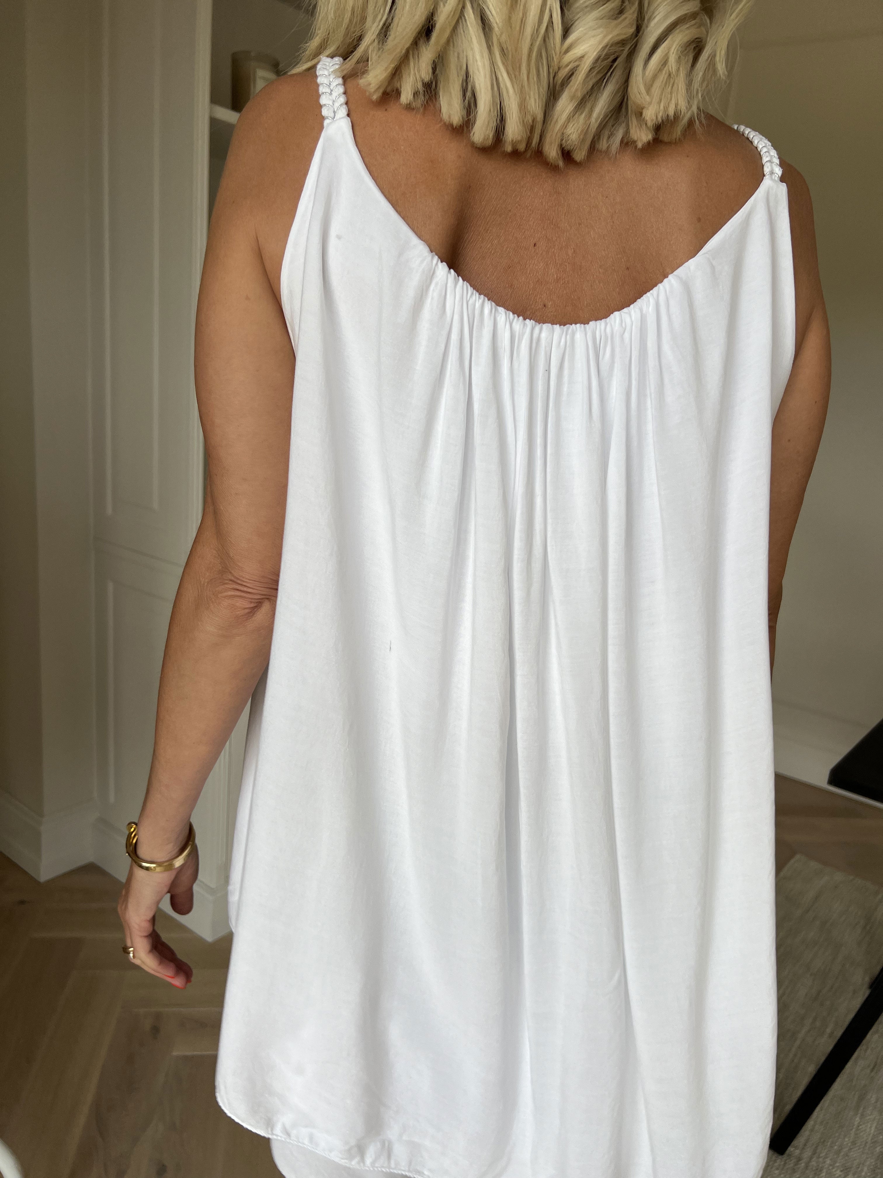 Chalkis Top - Top i blød viskose med flettet stropper