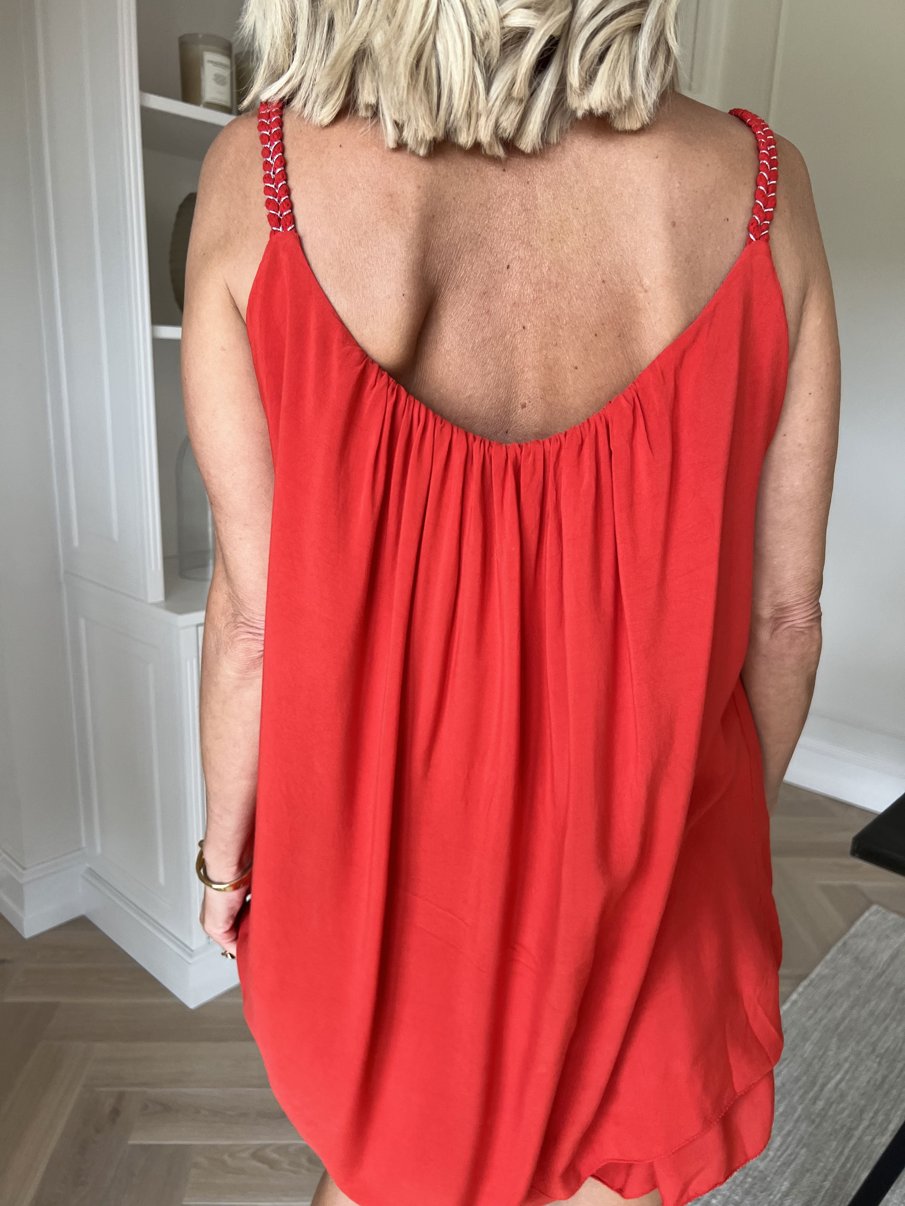 Chalkis Top - Top i blød viskose med flettet stropper