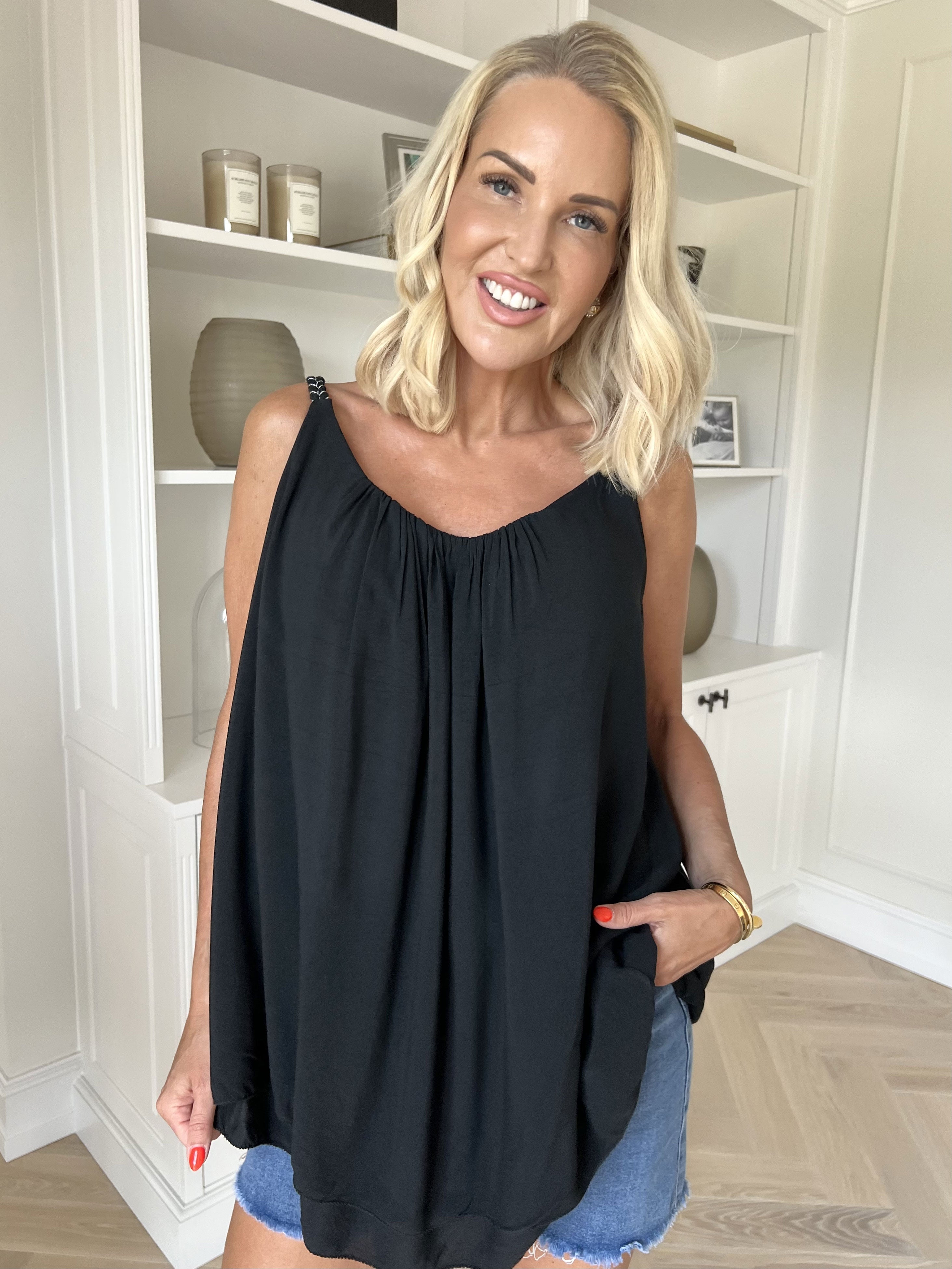 Chalkis Top - Top i blød viskose med flettet stropper