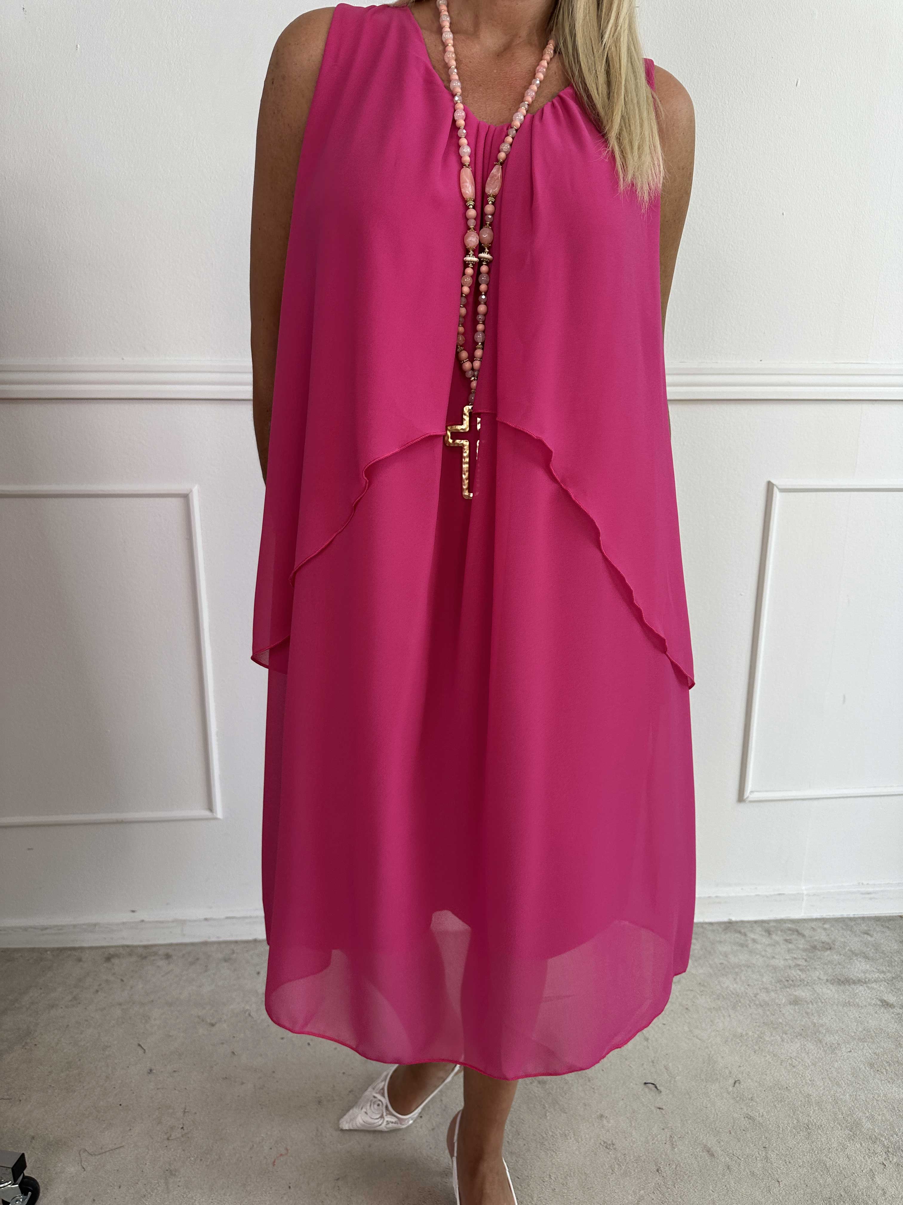 Chanelli - Sød kjole med chiffon flæselag