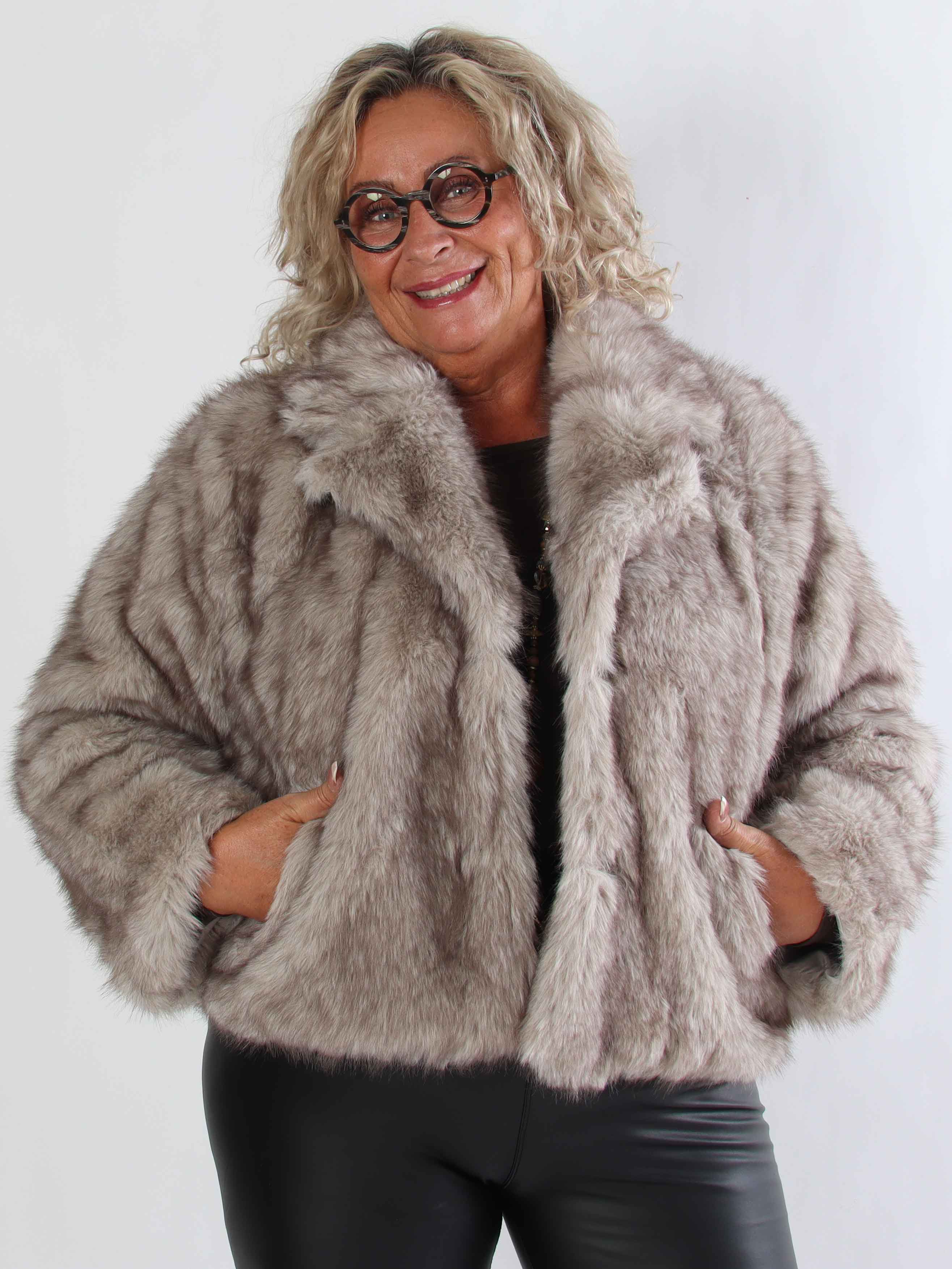 Charlene - Kort blød faux fur jakke