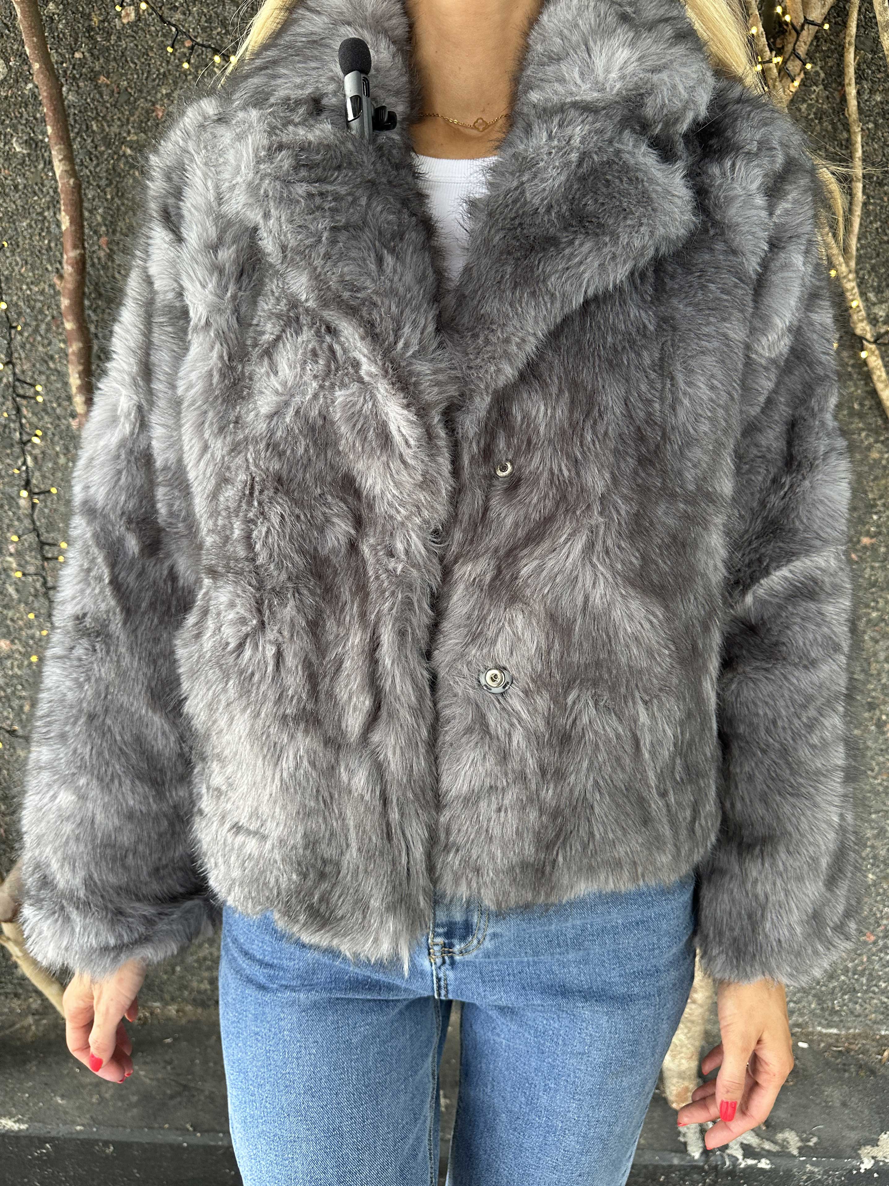 Charlene - Kort blød faux fur jakke