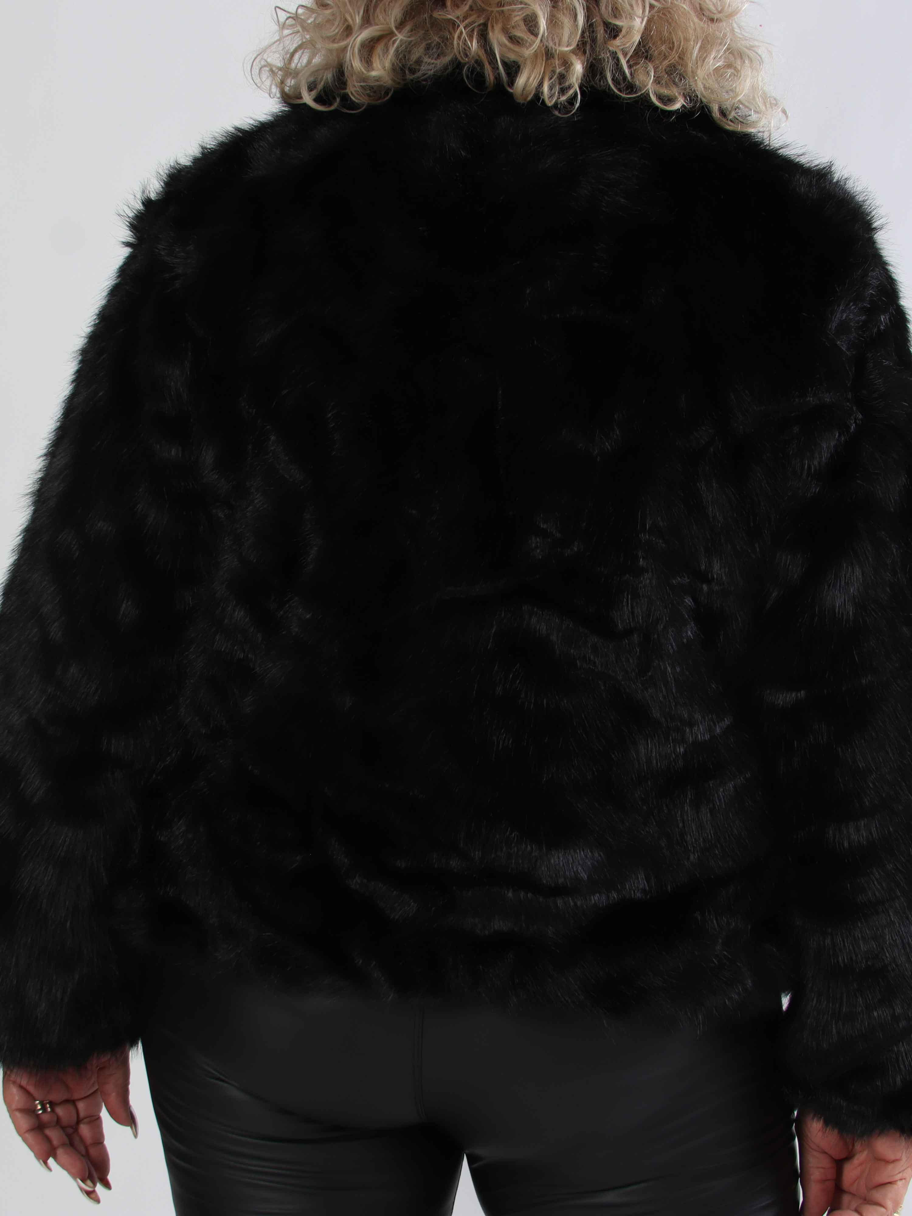 Charlene - Kort blød faux fur jakke
